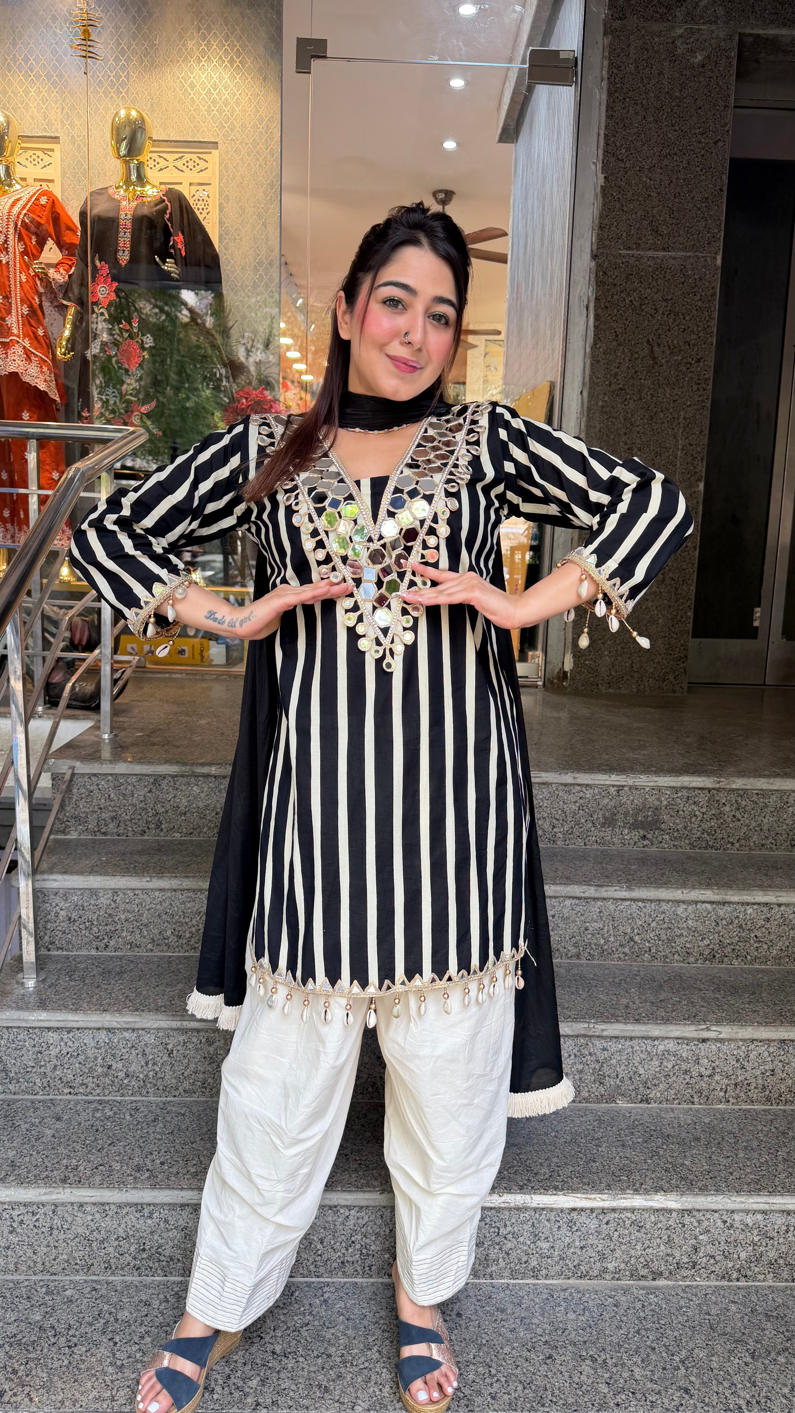 The Dhurandhar Farshi