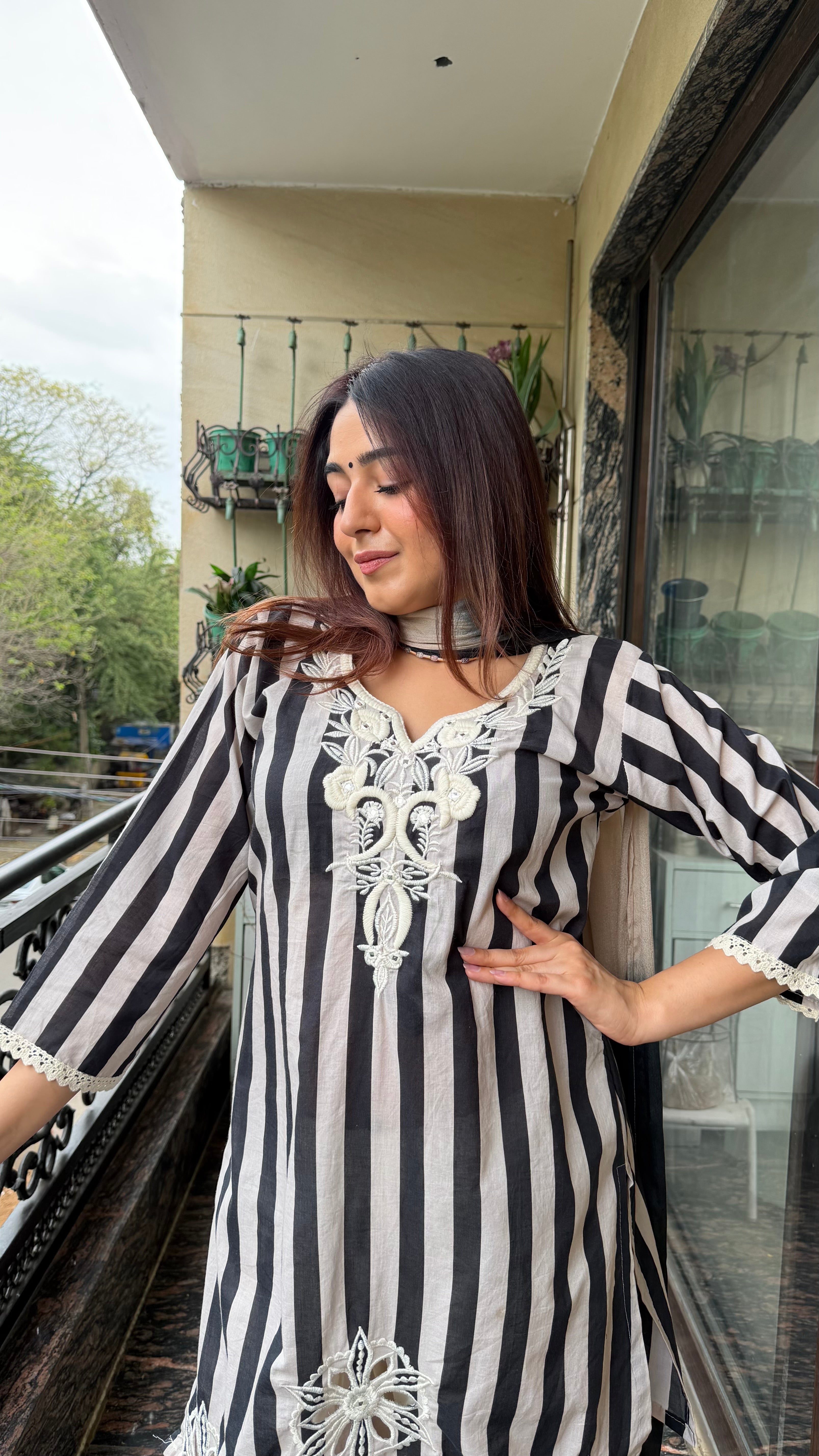 The Alvira Farshi