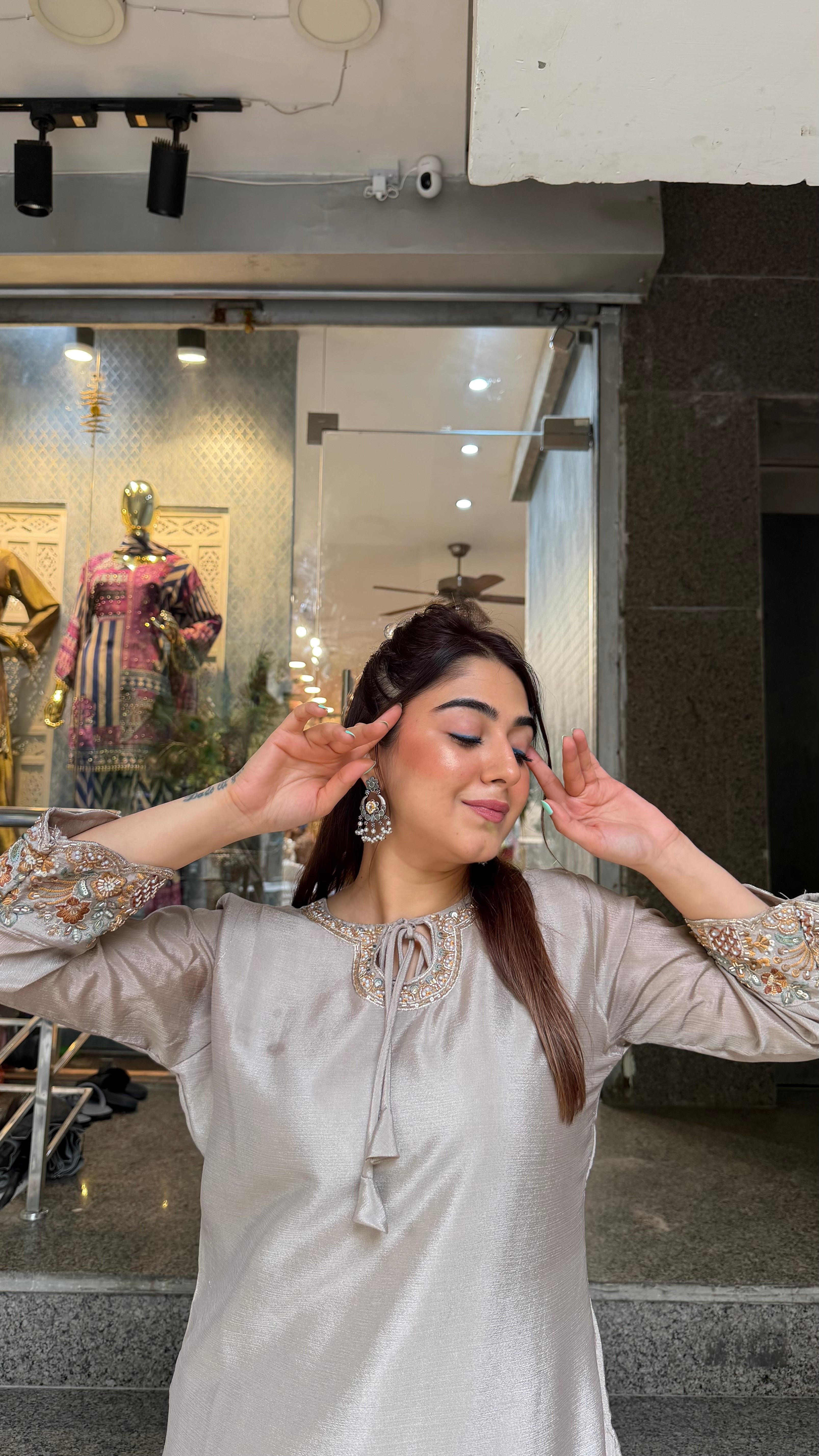 The Noori farshi set