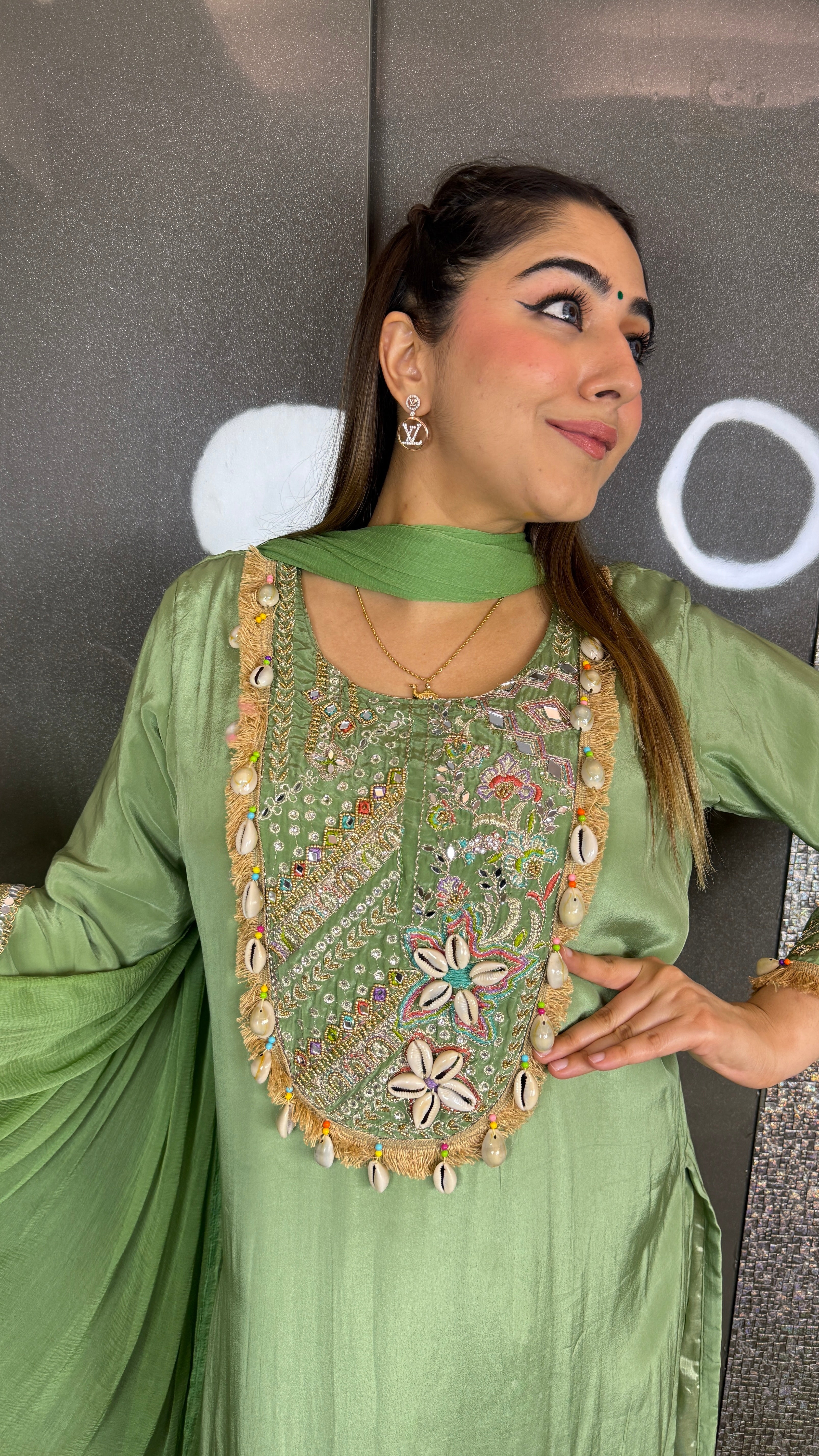 The Avni Suit