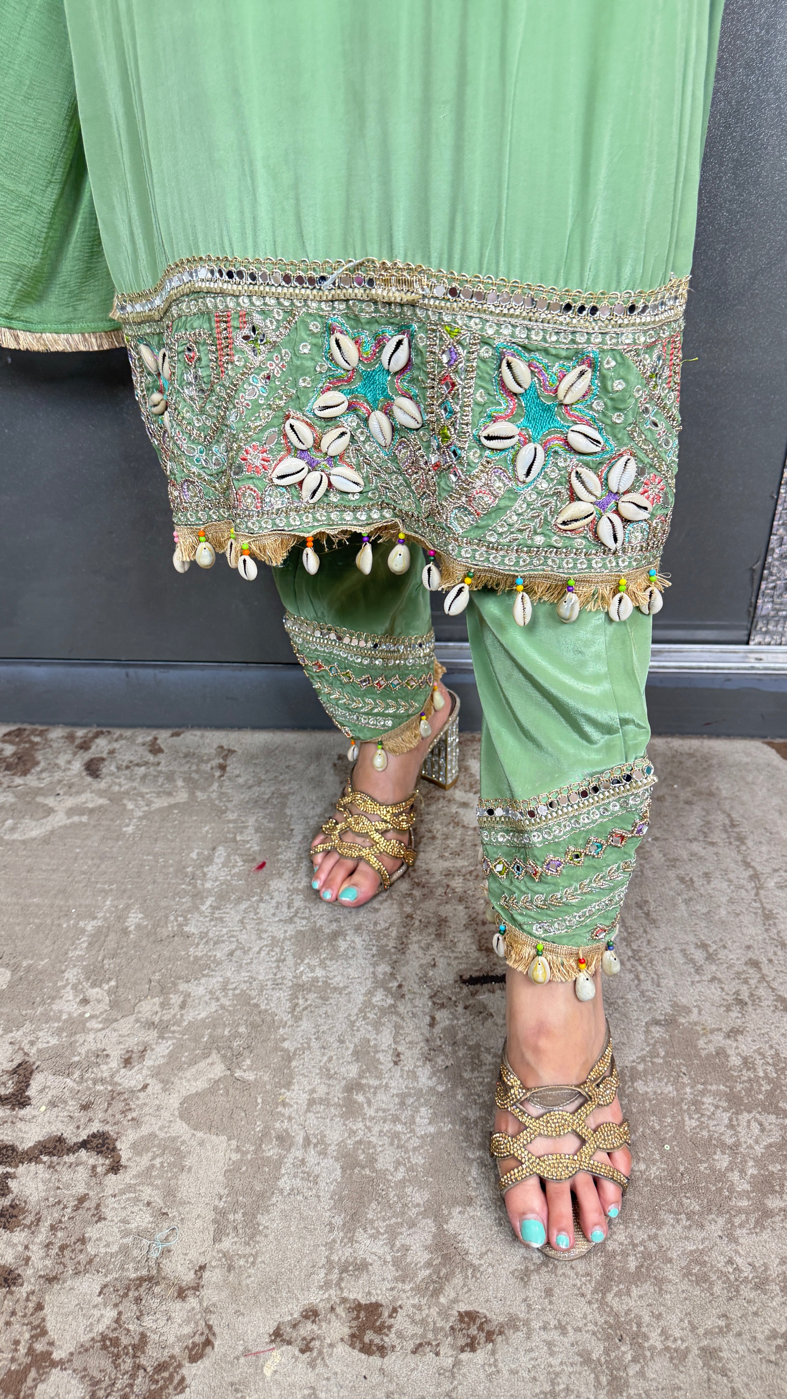The Avni Suit