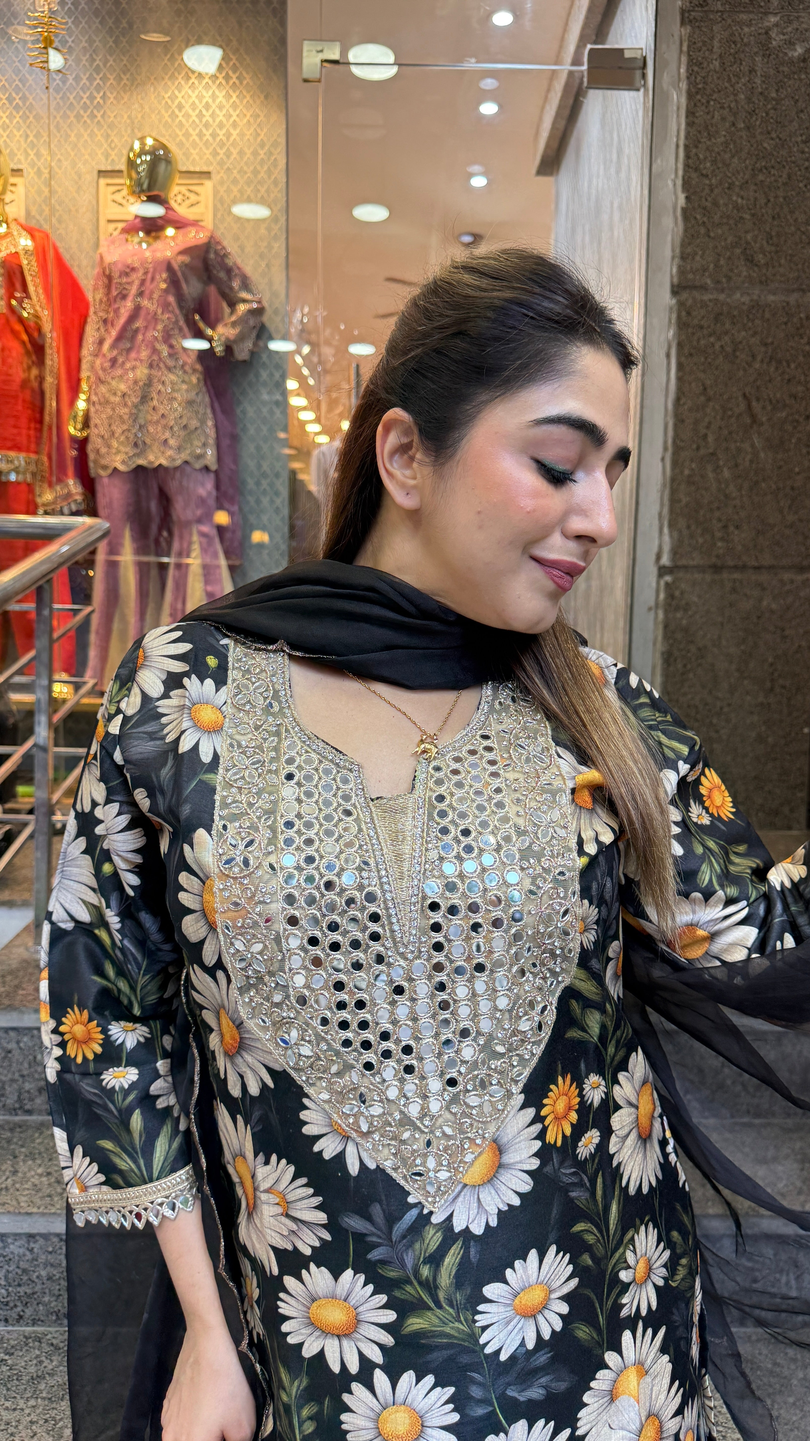 The Sooraj Mukhi Set