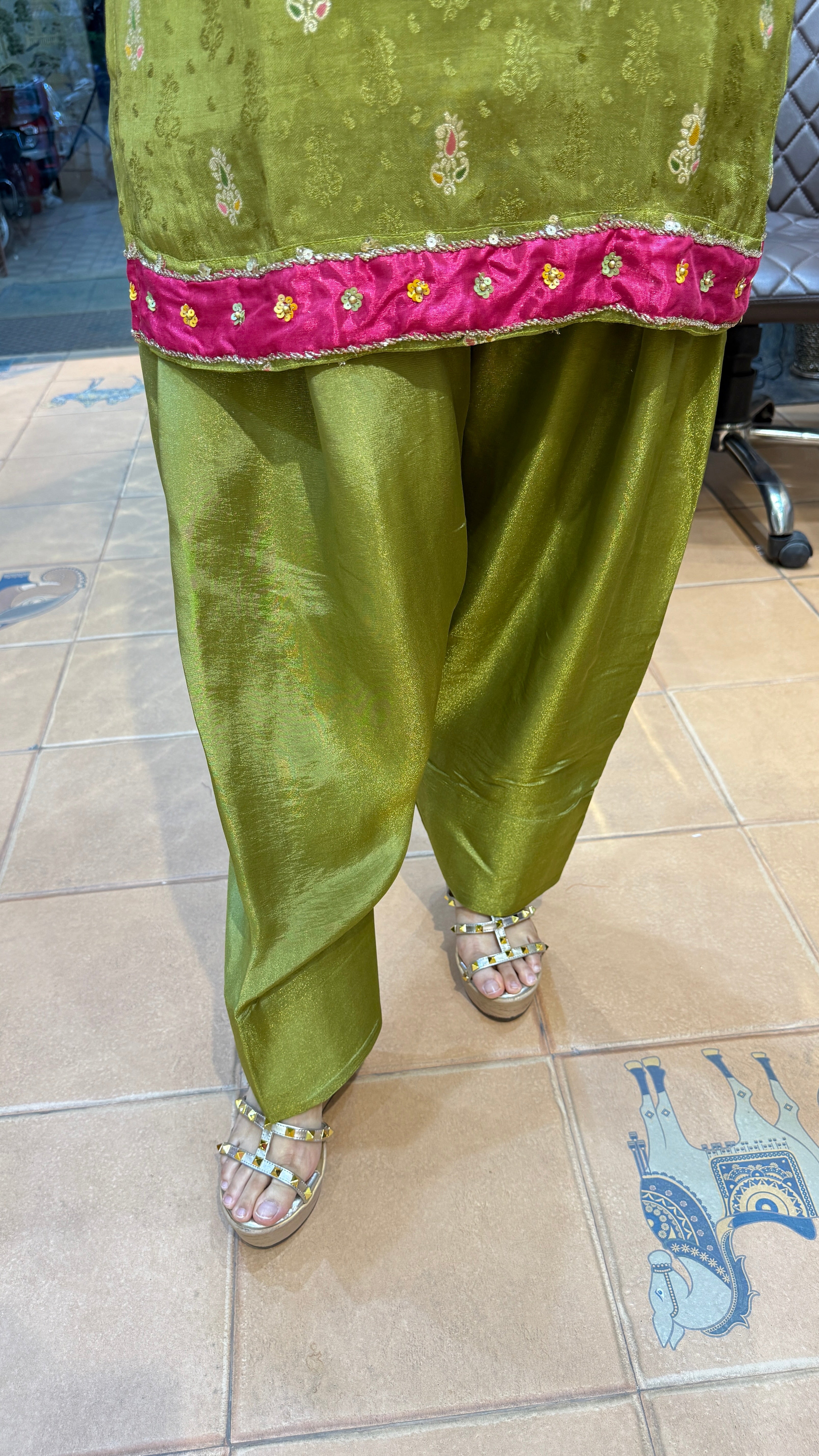 The Chameli Farshi Suit