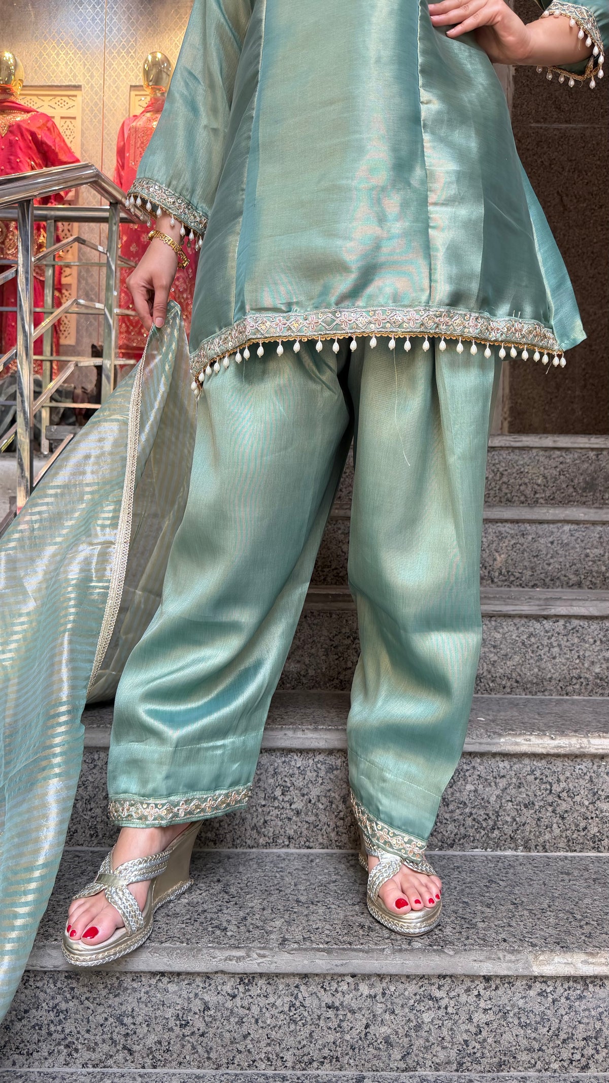 The Naqshira farshi set