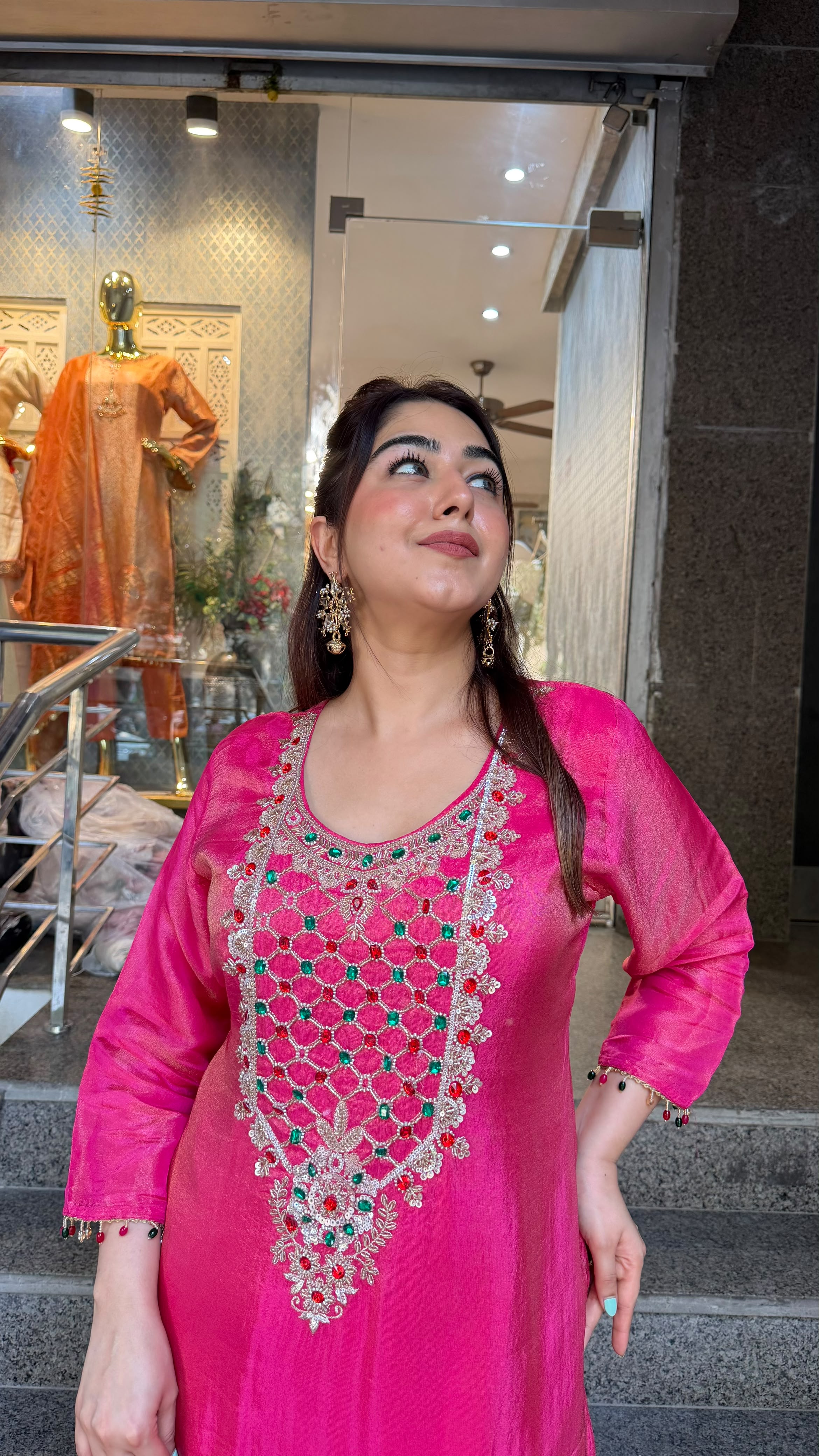 THE TAJ FARSHI