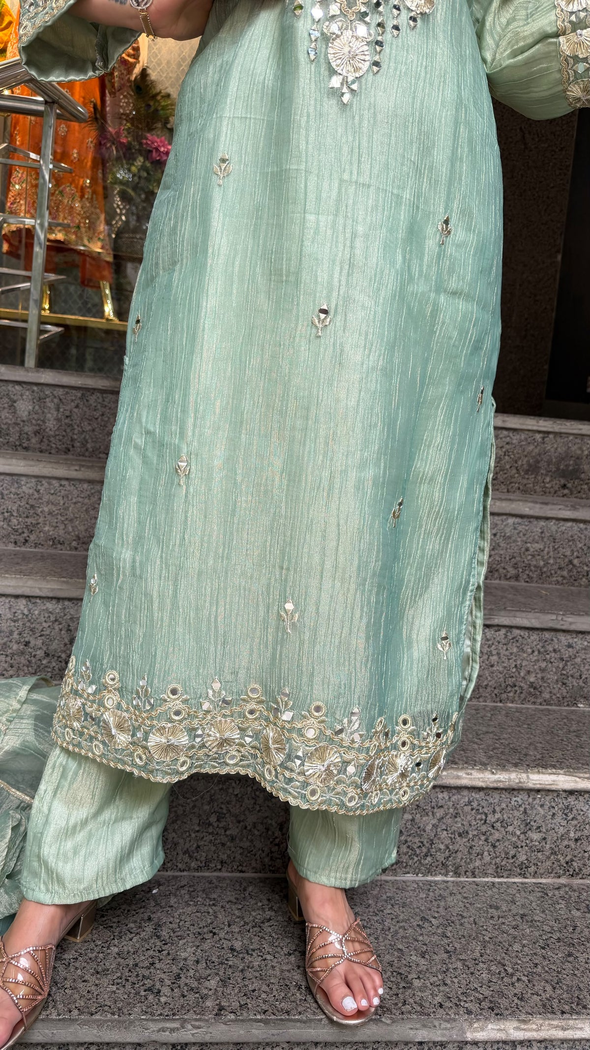 THE DHAMAK LONG SET