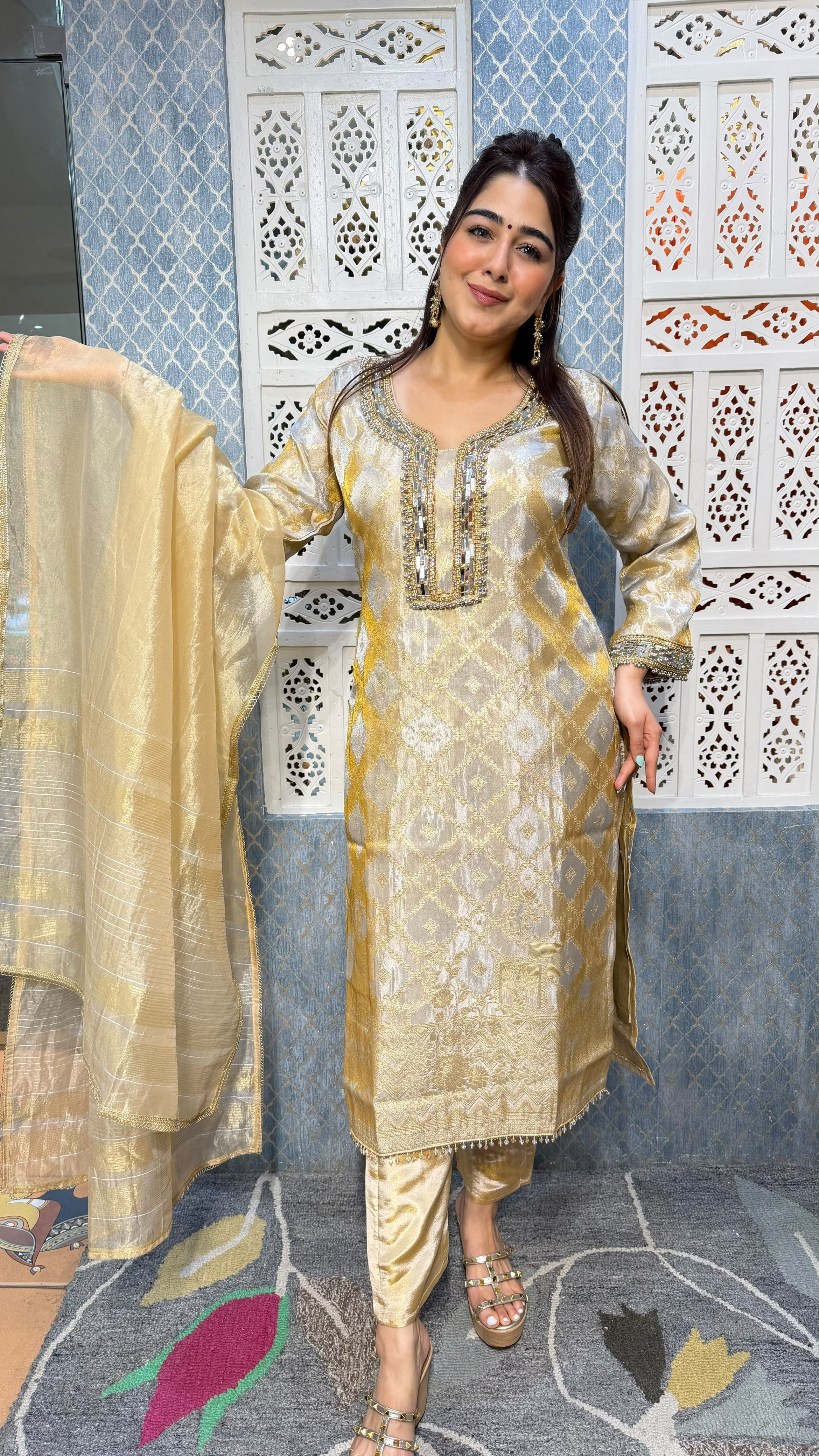 THE SONA -CHANDI SUIT