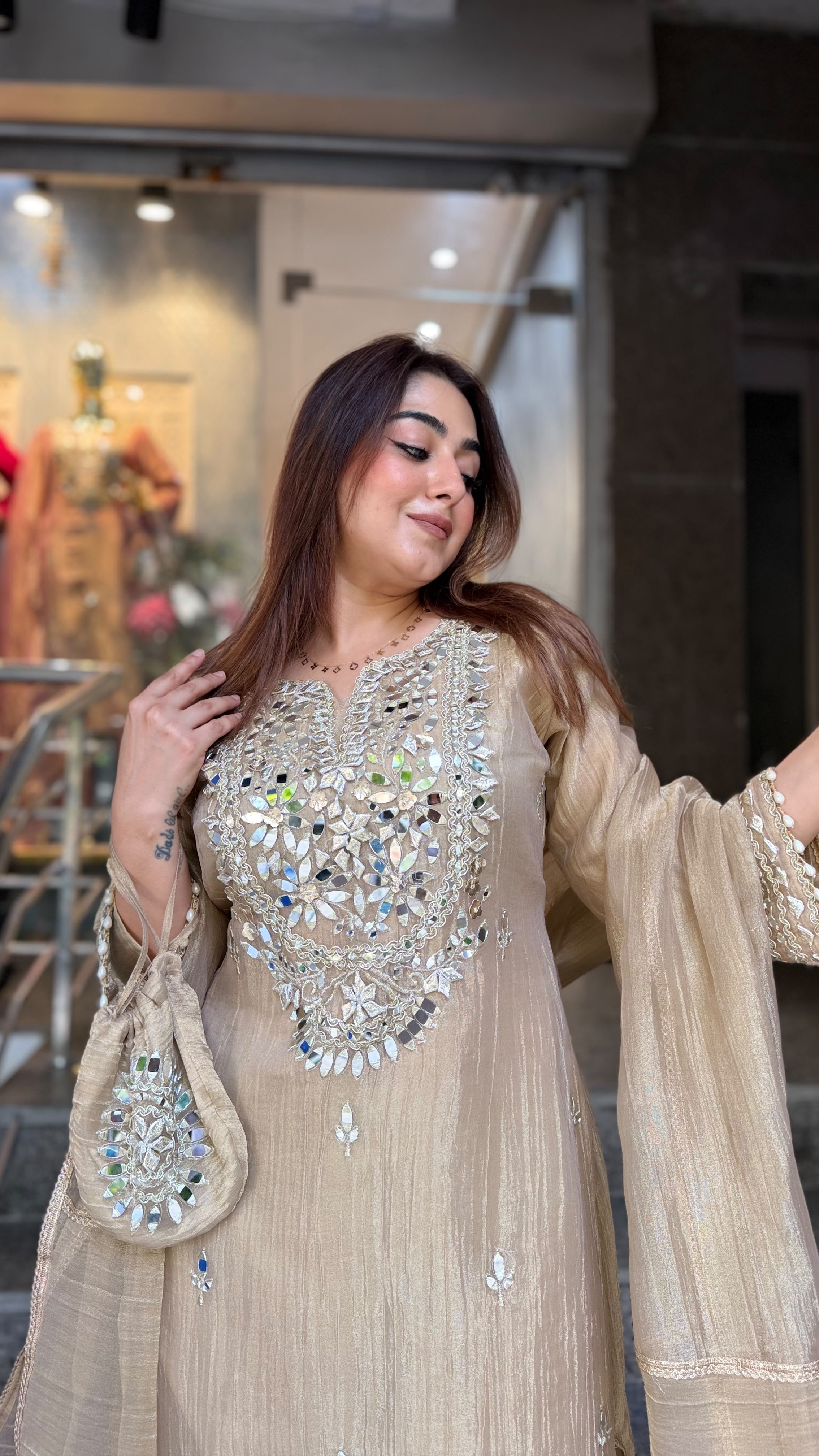 THE CHAMAK LONG SET