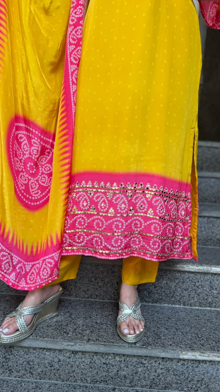 THE BANDHANI SET