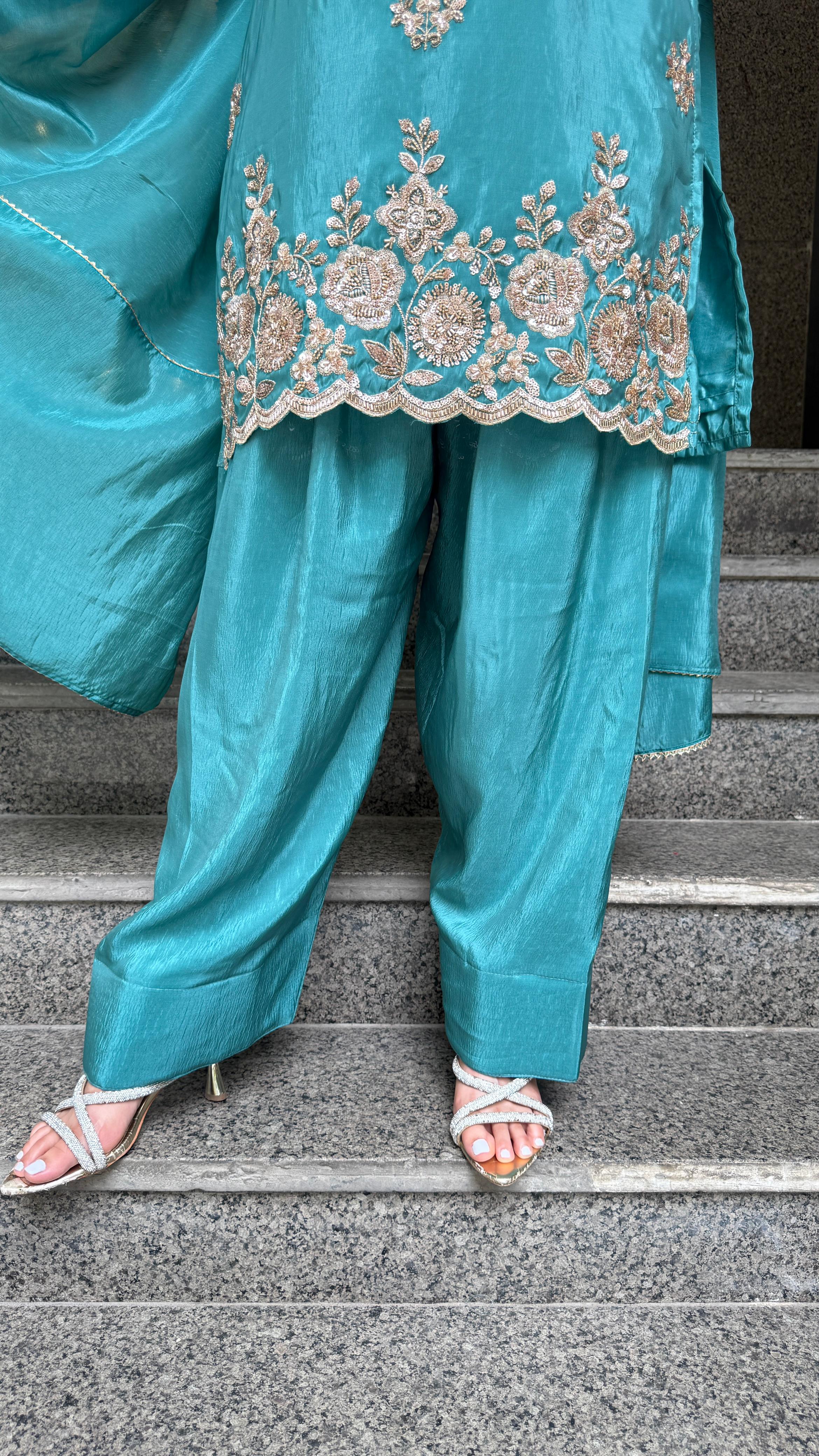 THE RUHANIYAT SET