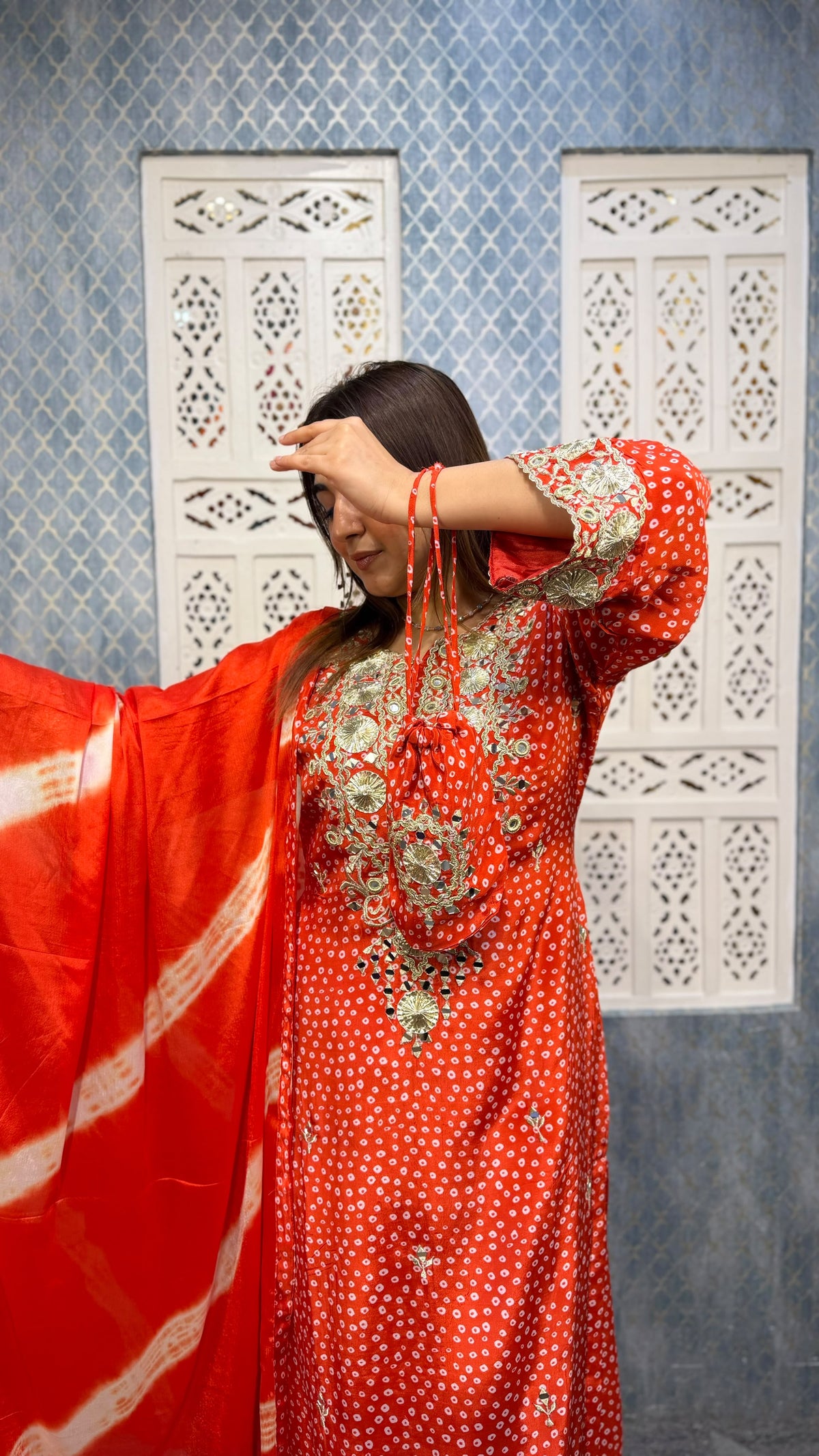 THE BINDIKA LONG SET