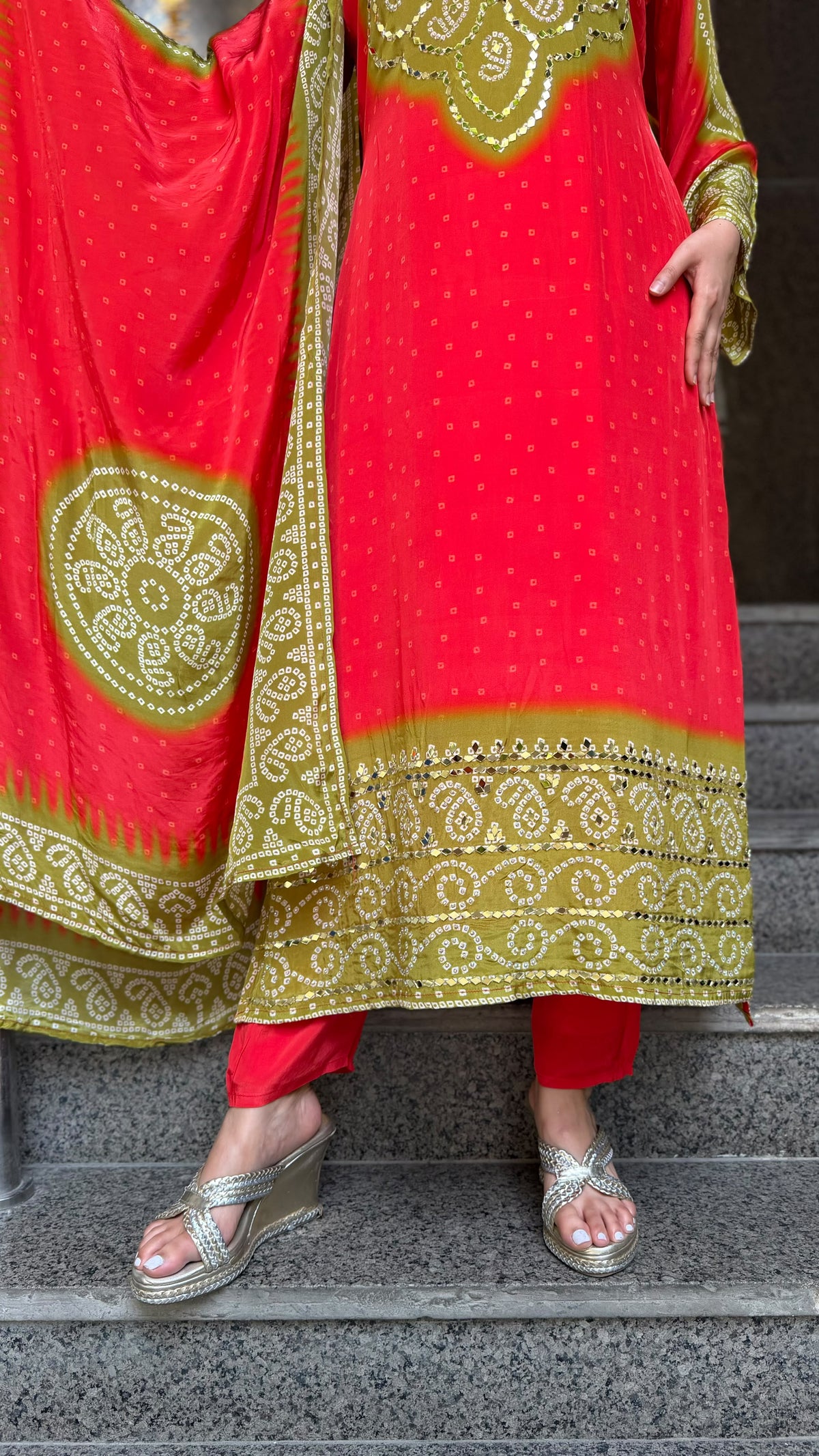 THE BANDHANI SET