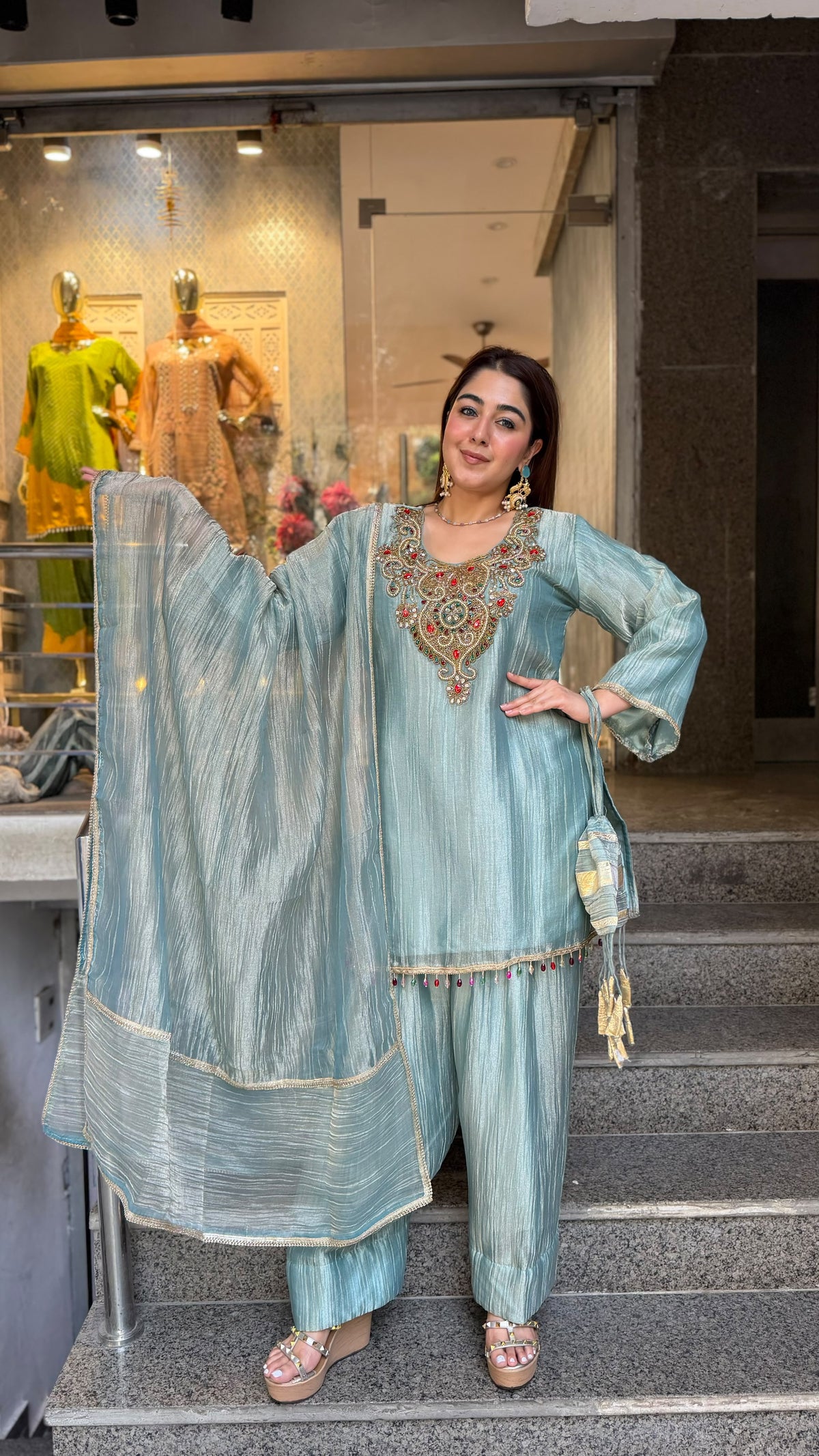 THE JHUMKI FARSHI SET