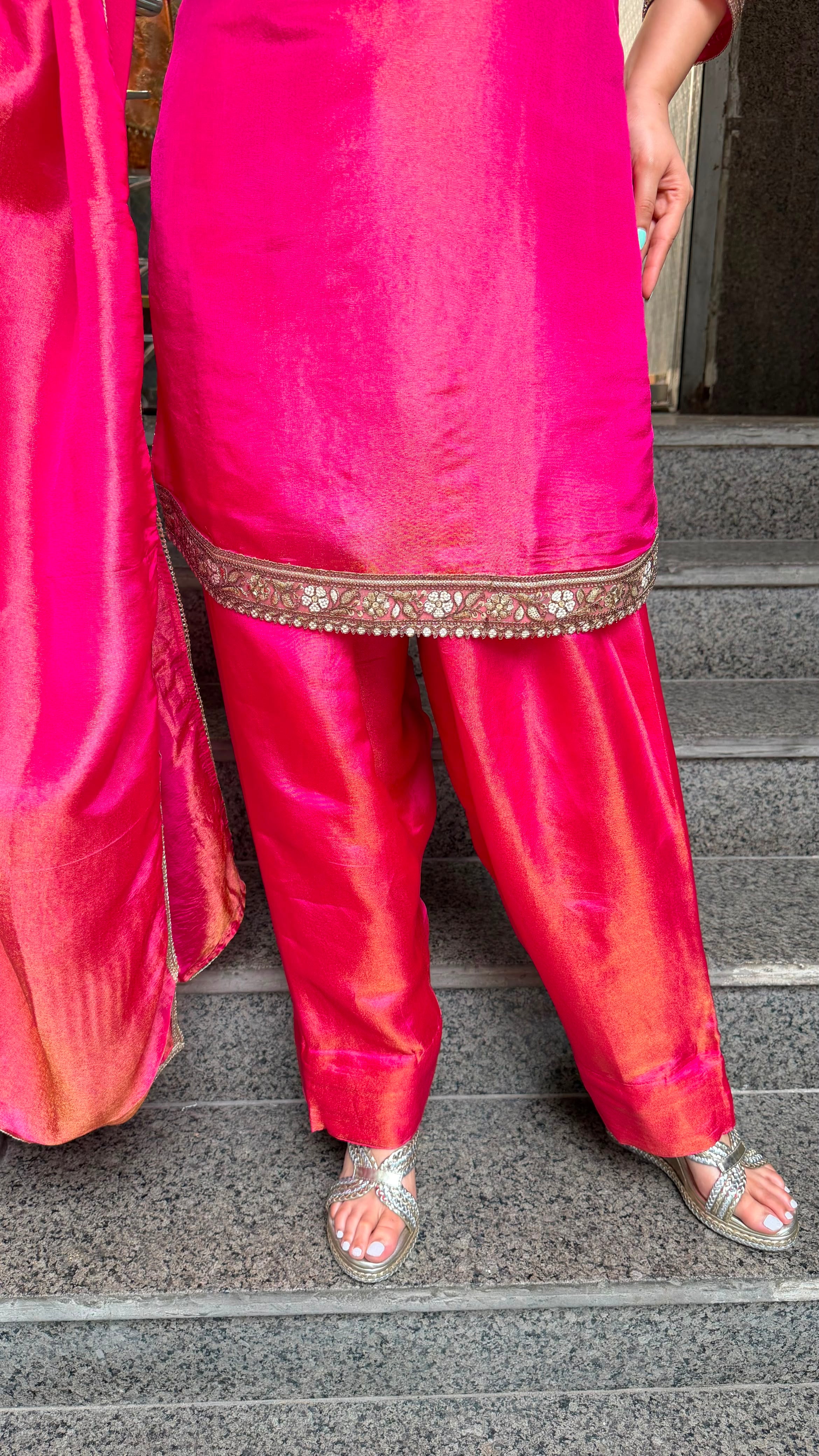 THE MANDAKINI FARSHI SET