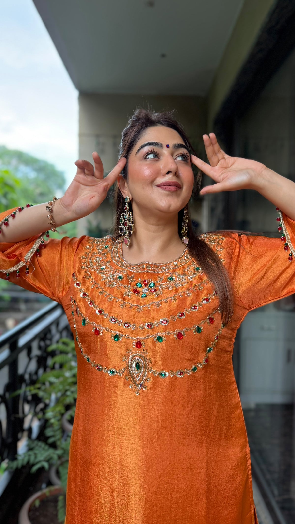 THE RATANAVI SHARARA SET