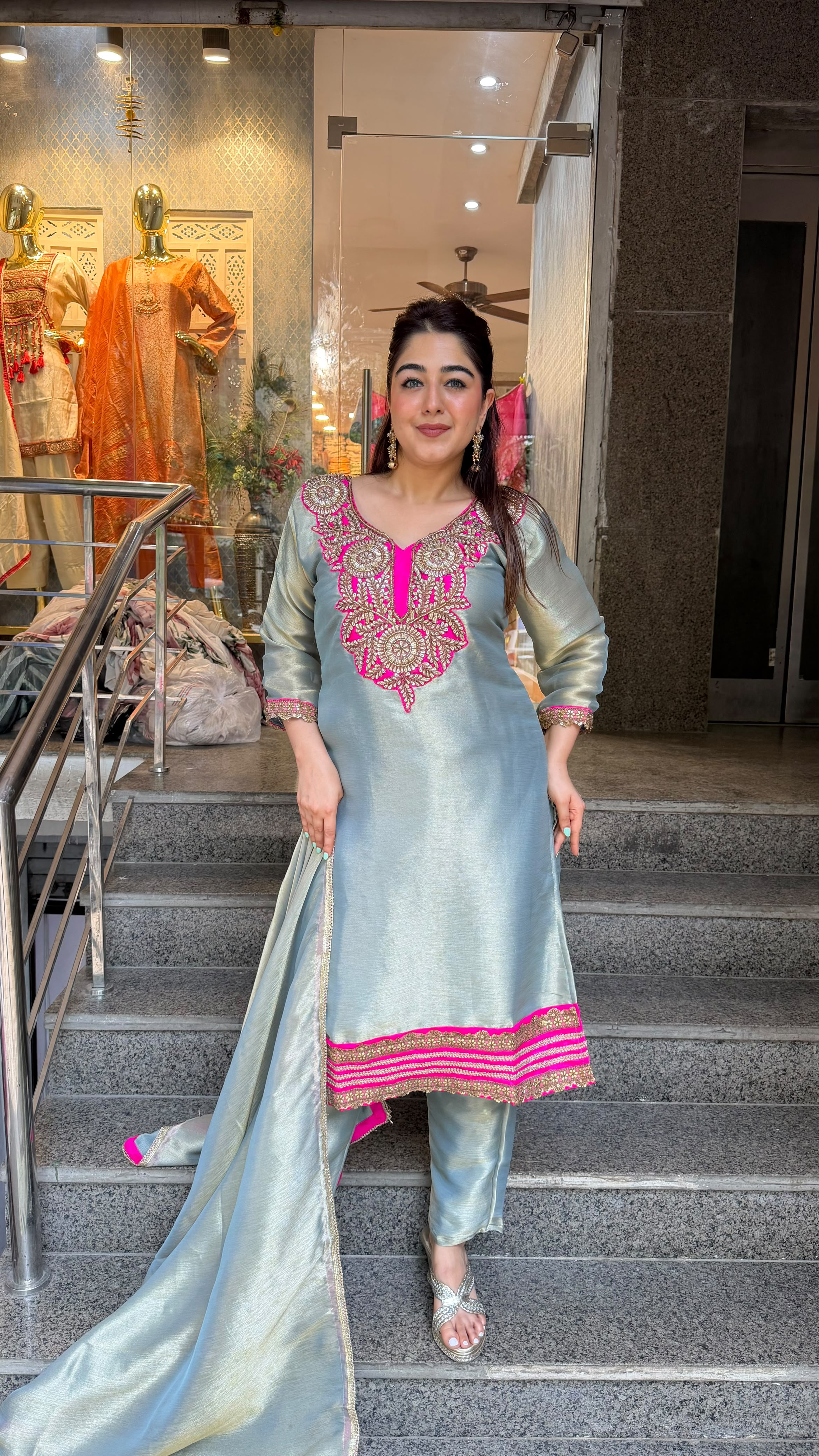 THE SUNDARI SUIT