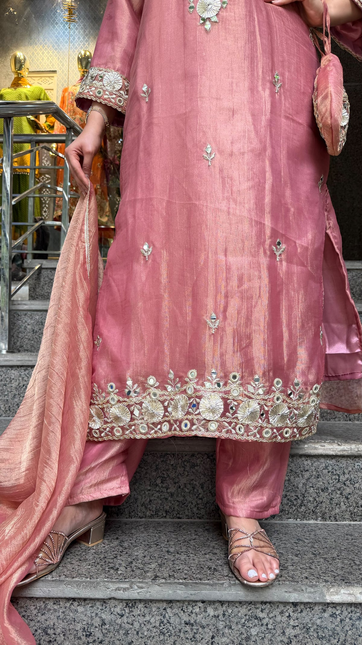 THE DHAMAK LONG SET