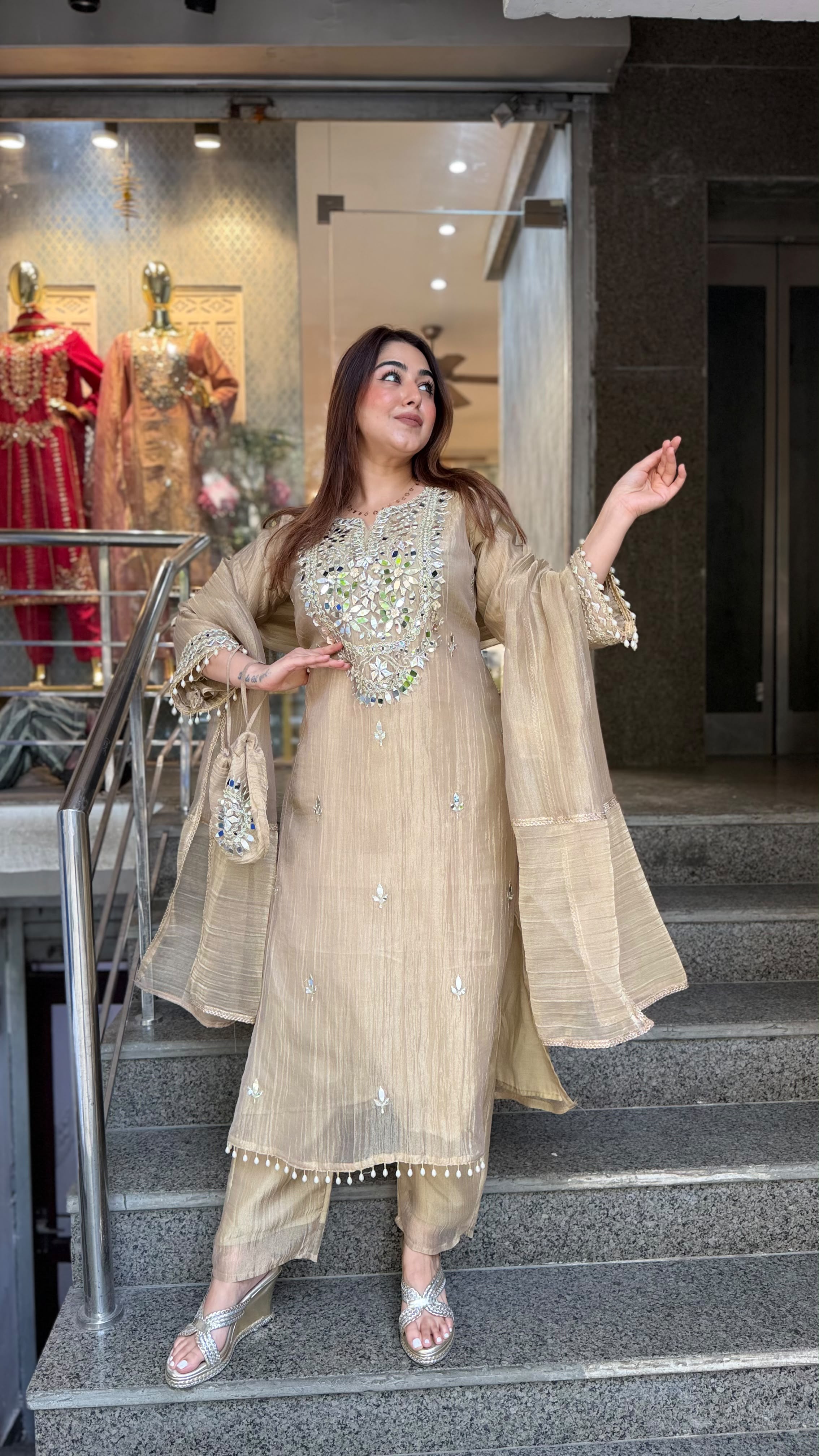 THE CHAMAK LONG SET