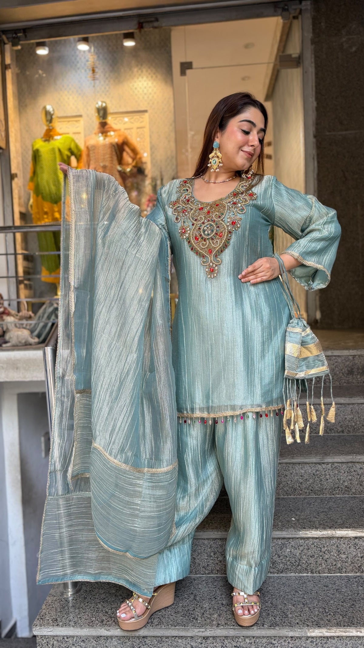 THE JHUMKI FARSHI SET