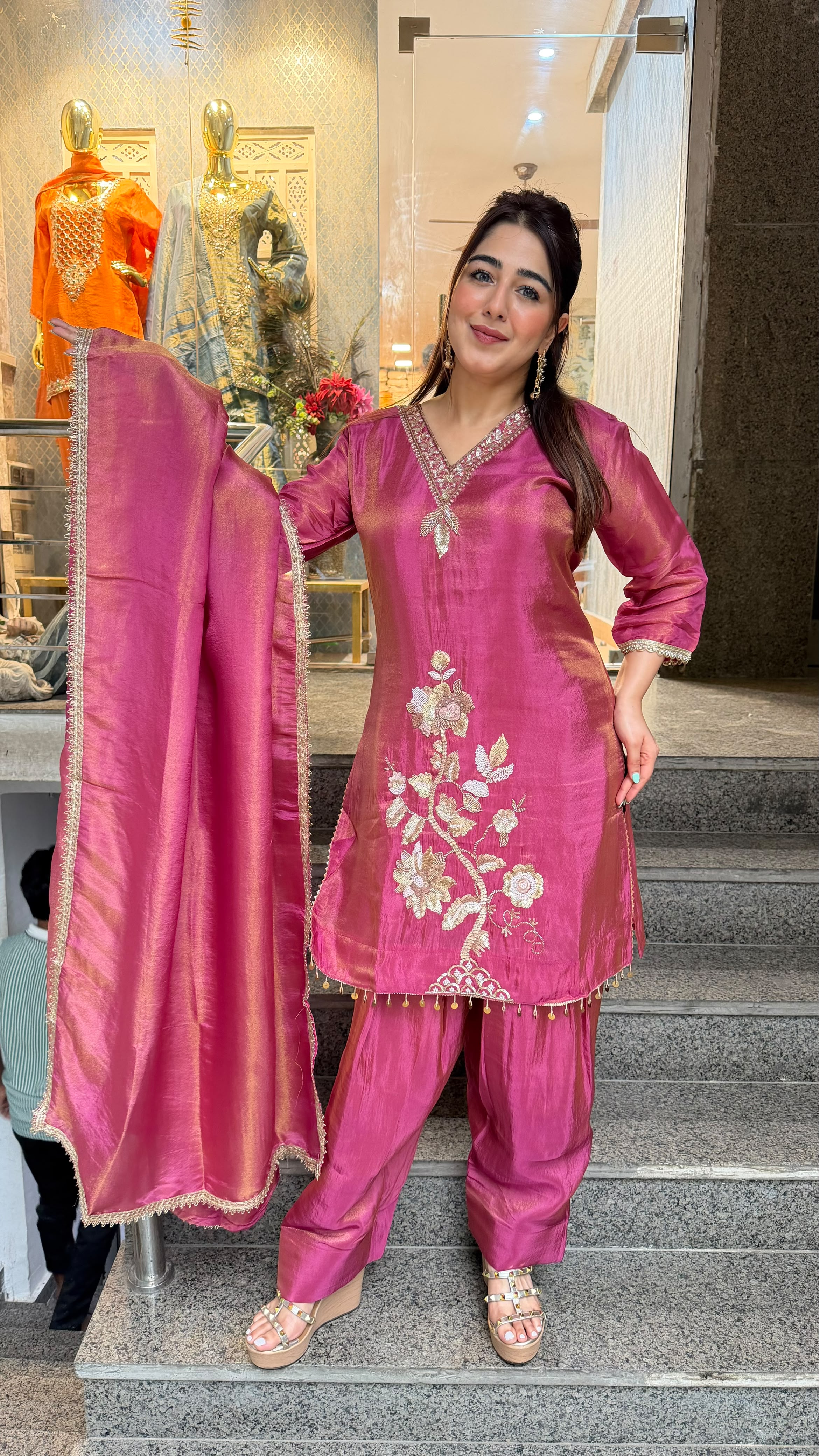 THE GULNAAR FARSHI SET
