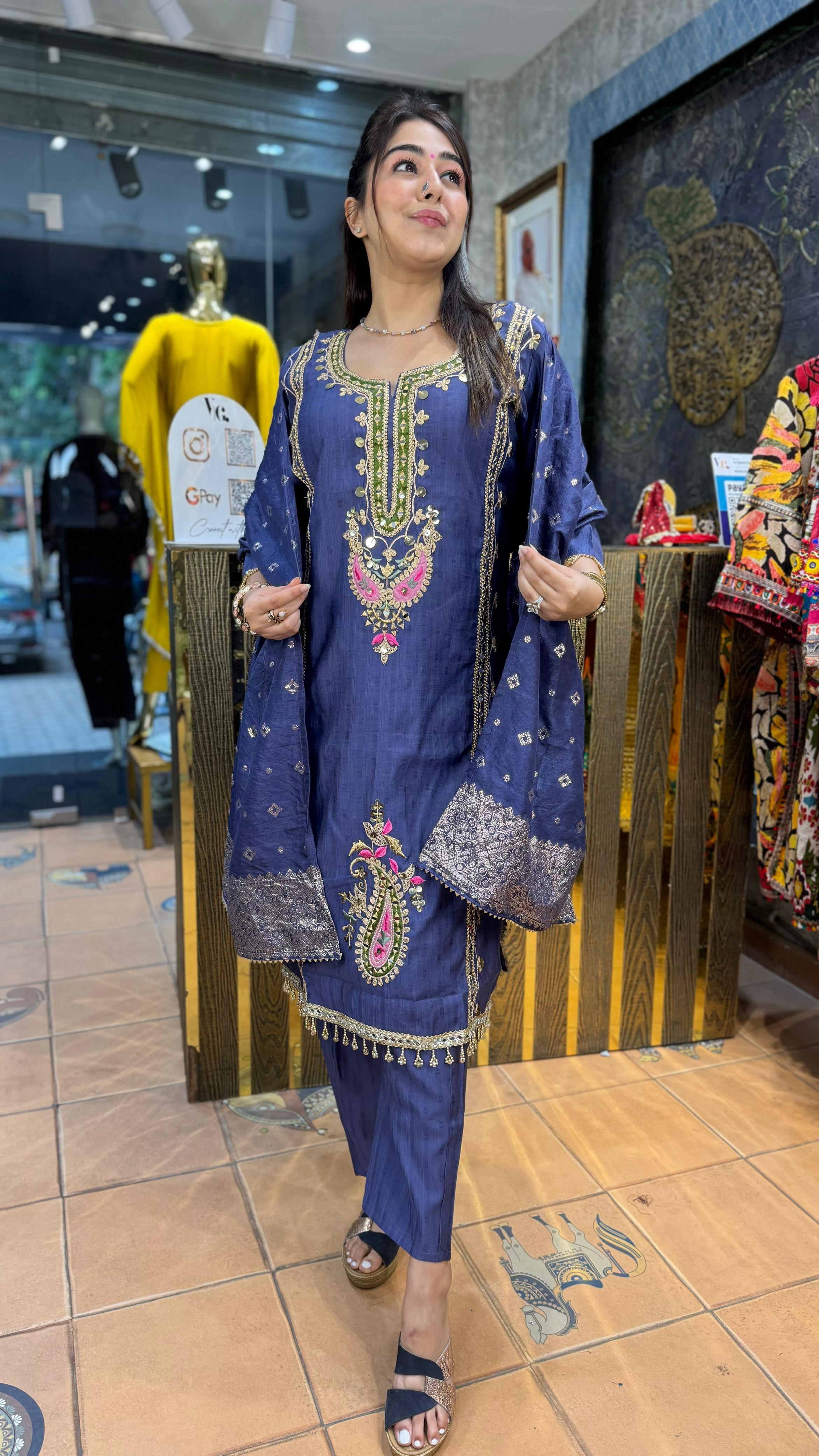 The Bagh Suit of Mother's Day Special