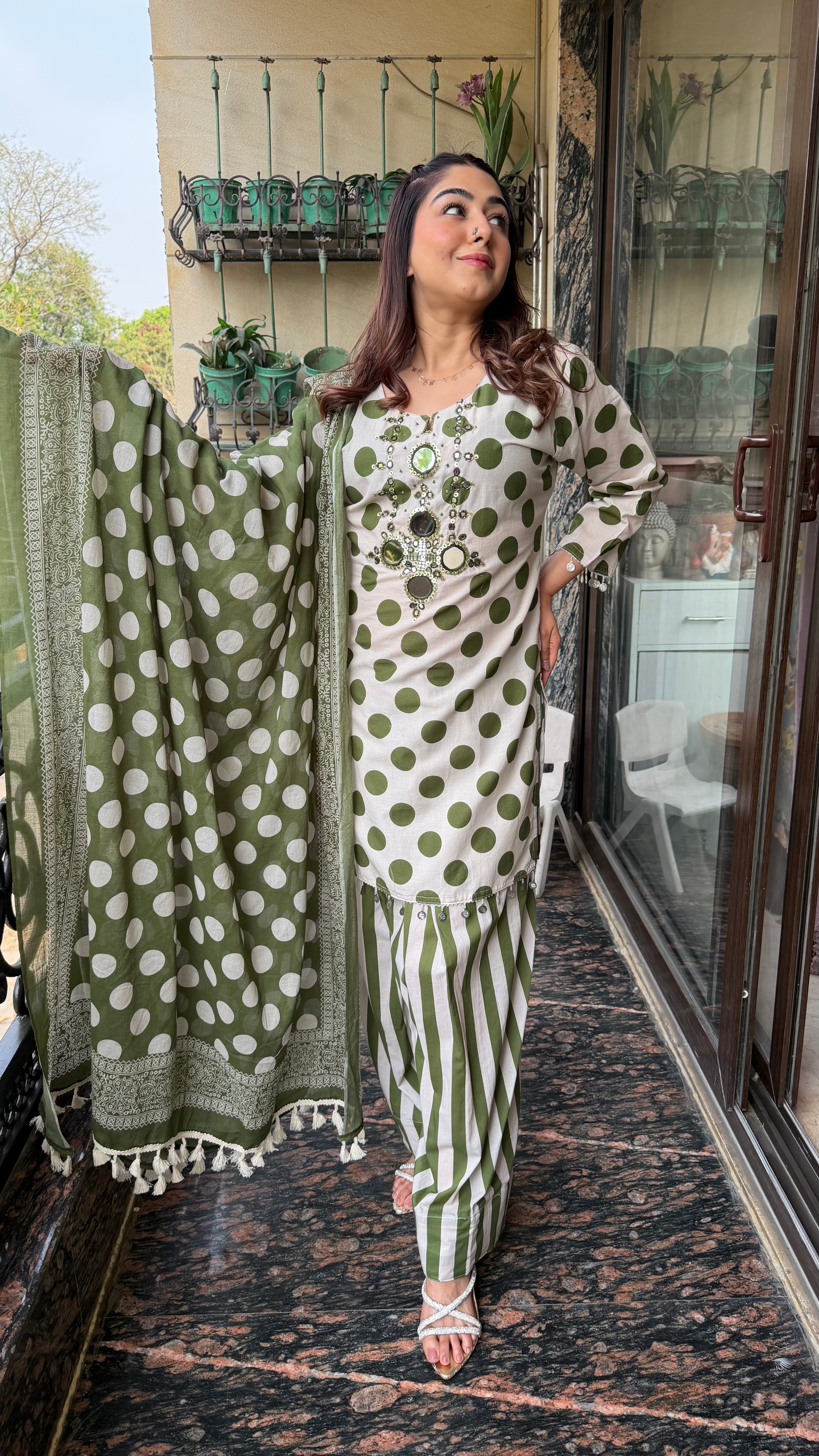 The aisha farshi set