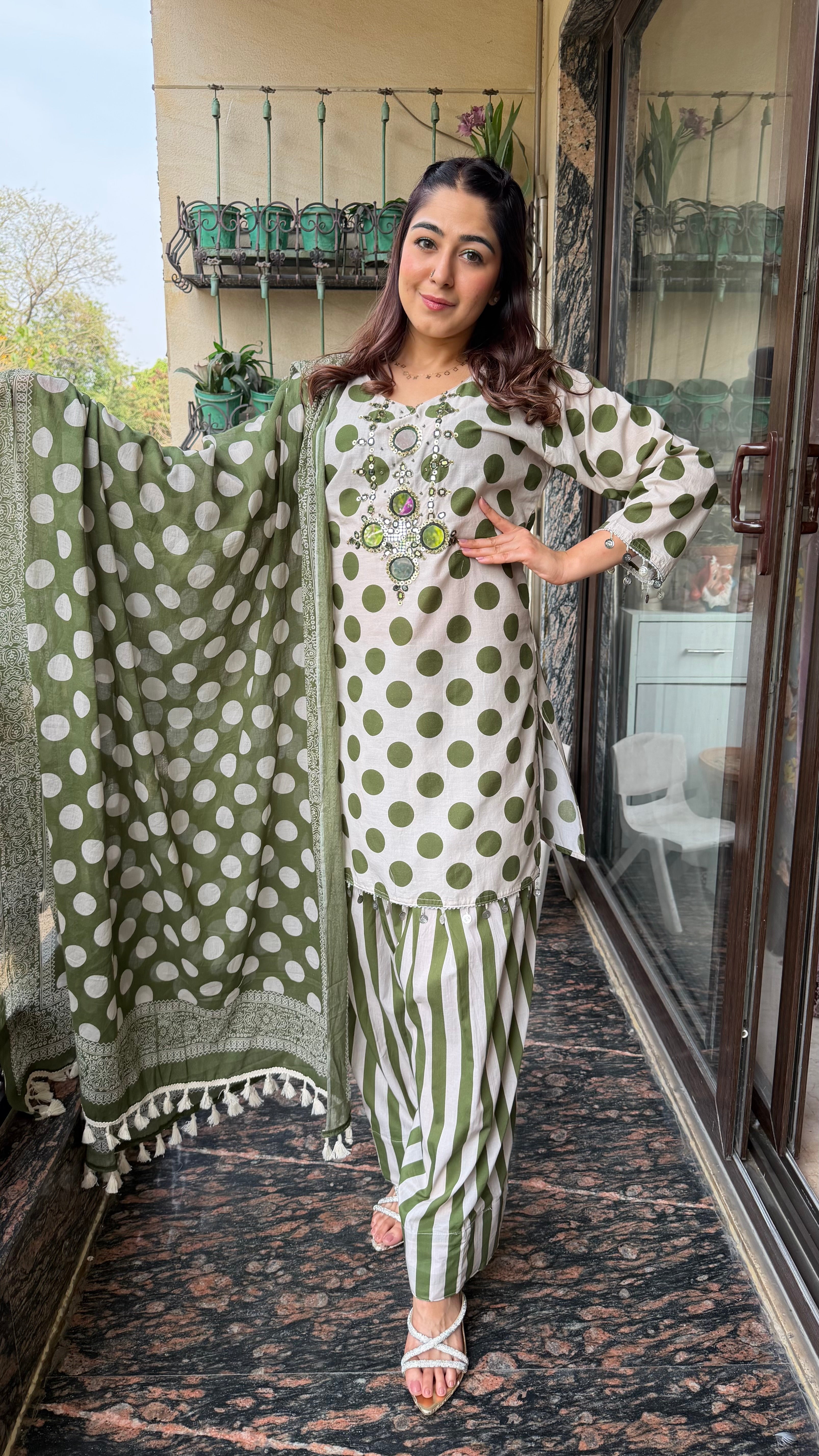 The aisha farshi set