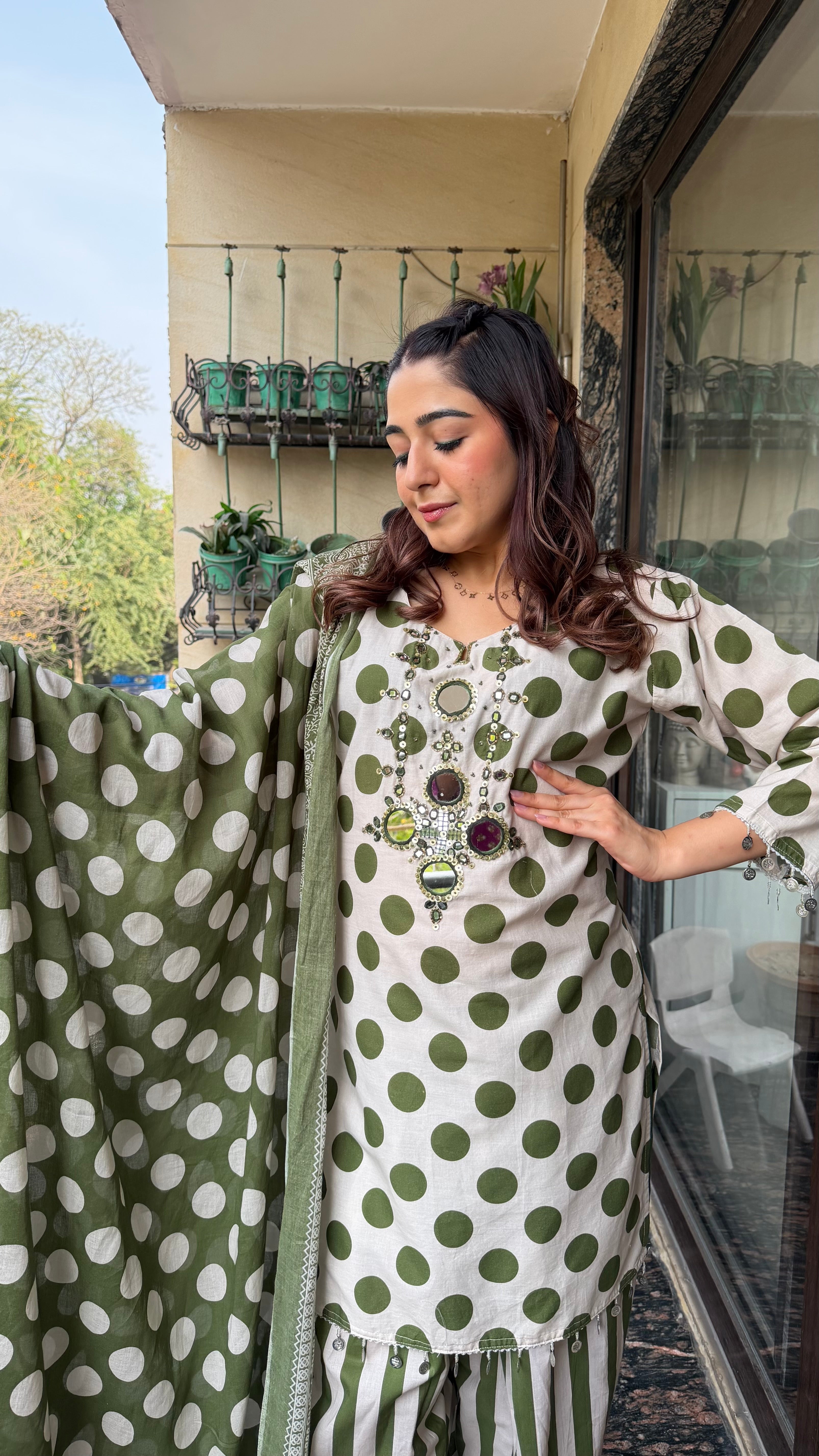 The aisha farshi set