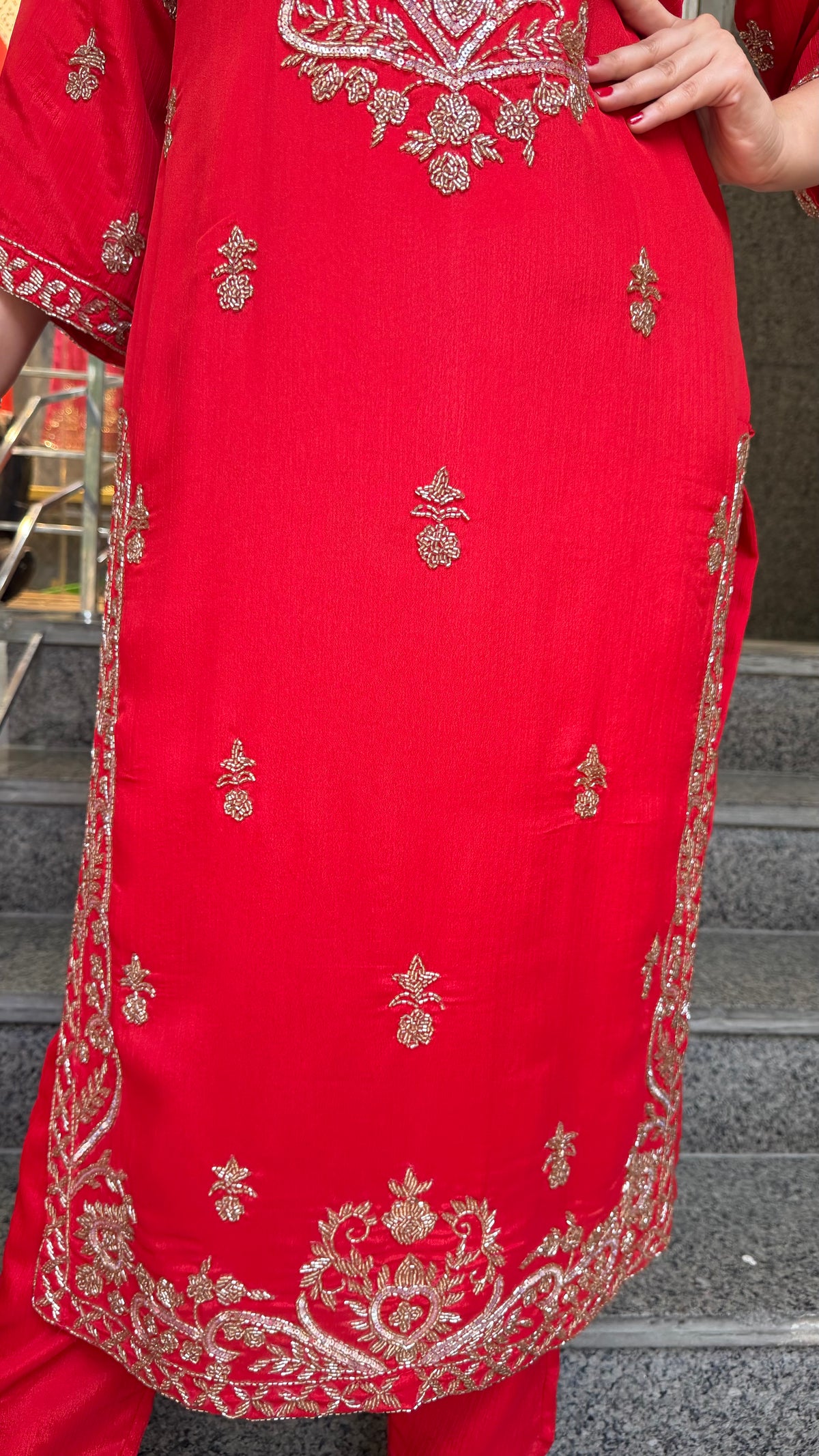 THE MAYEKA SUIT