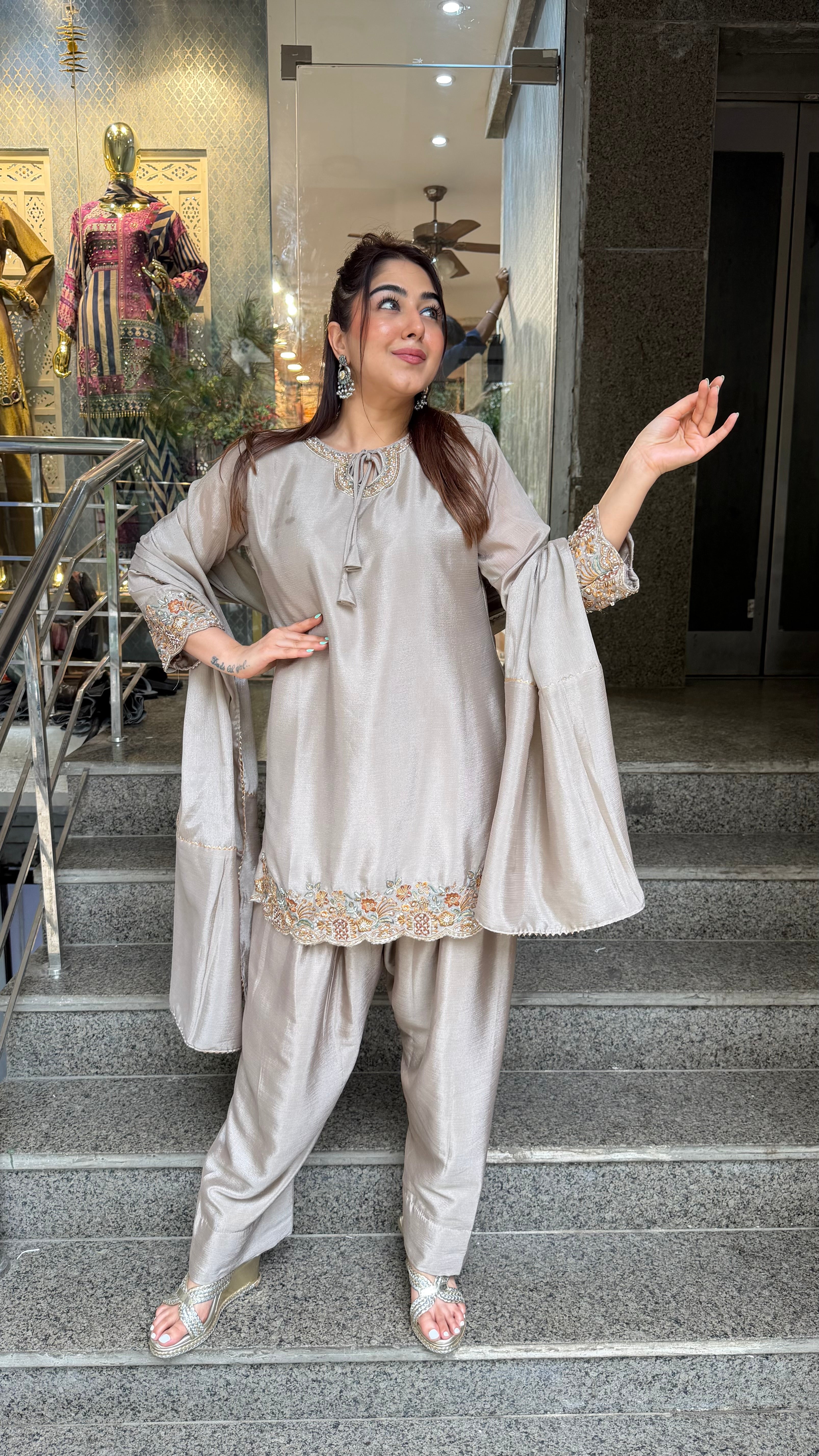 The Noori farshi set