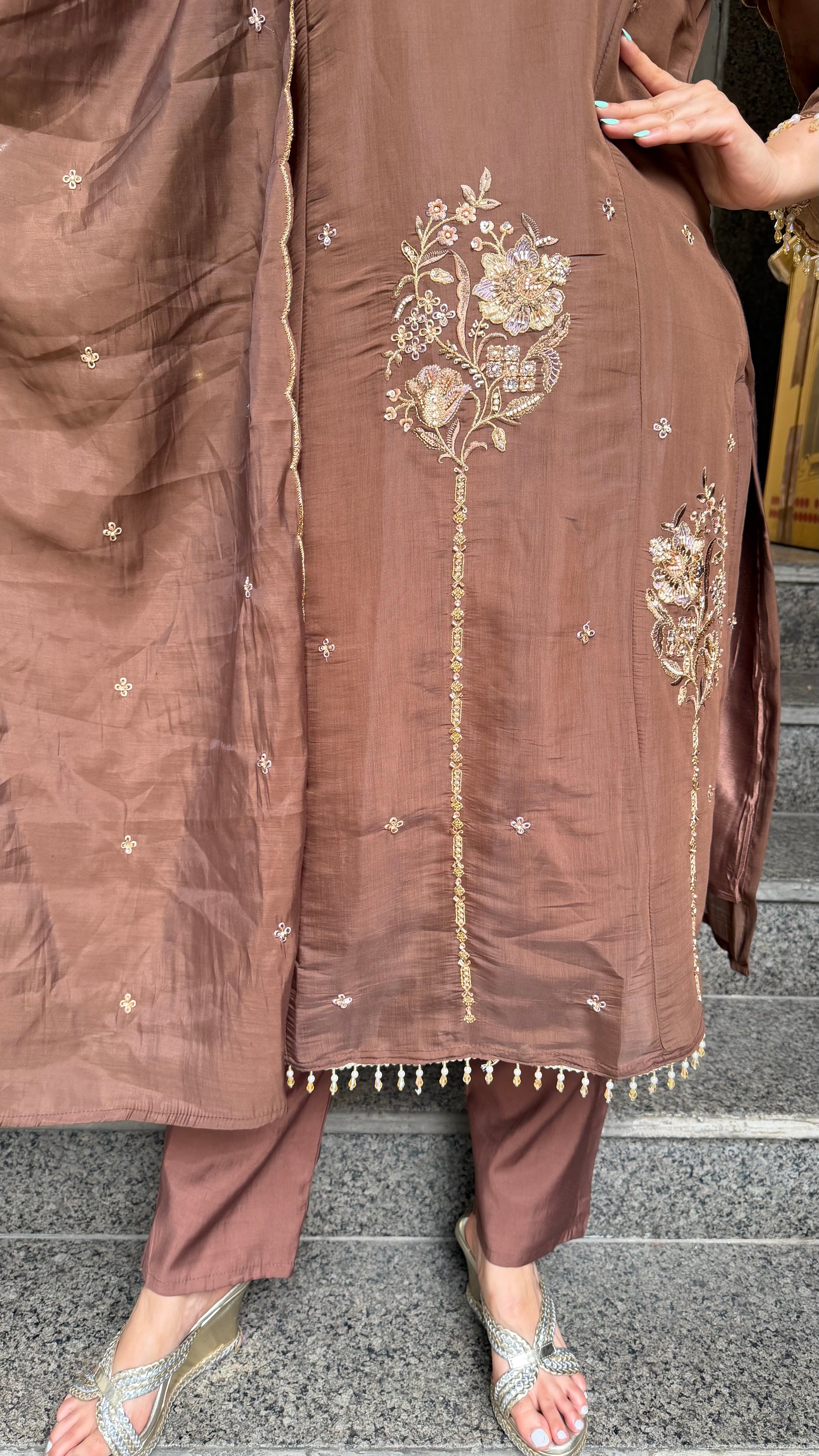THE ANAYA SUIT