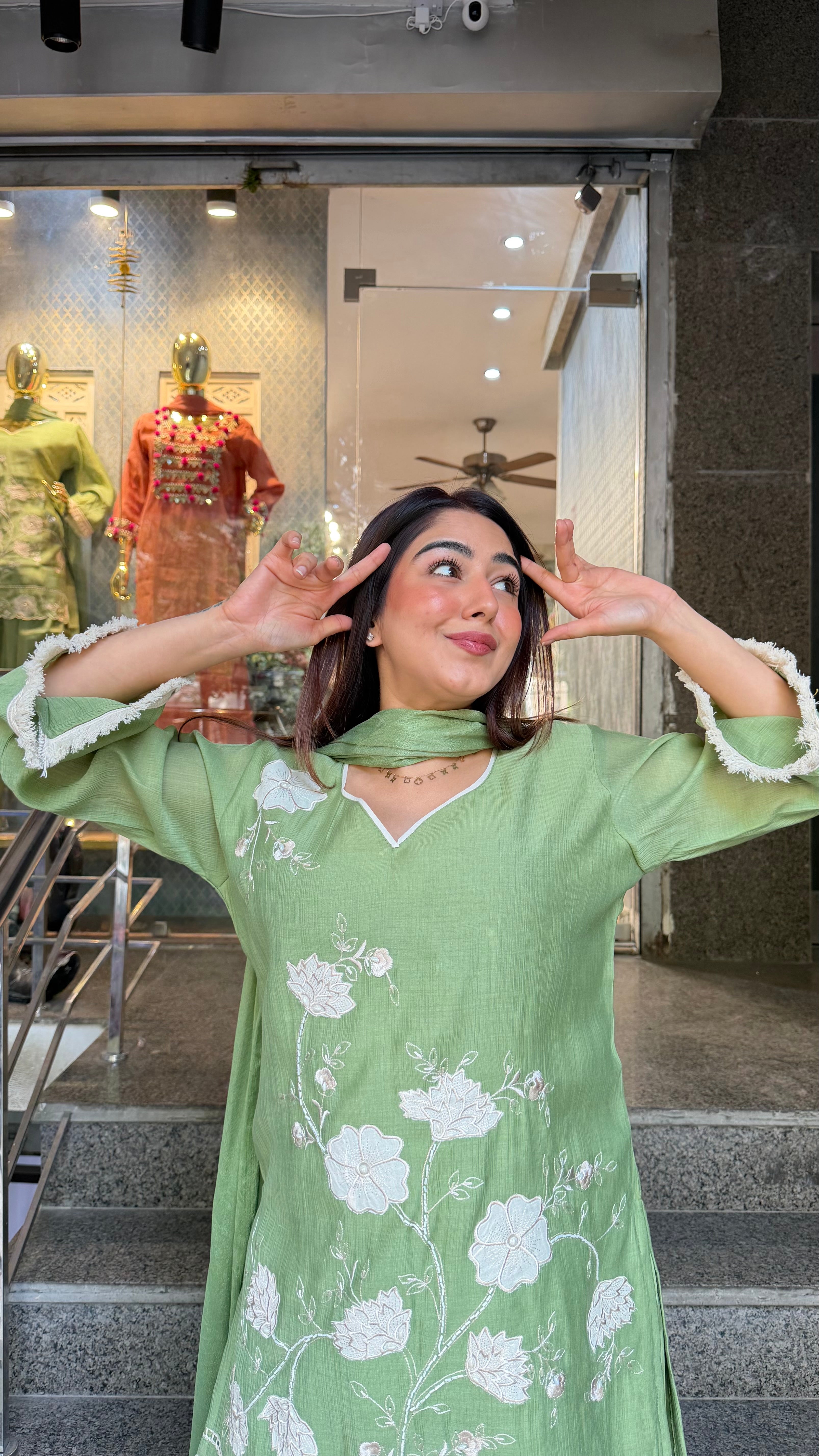The Daisy Farshi