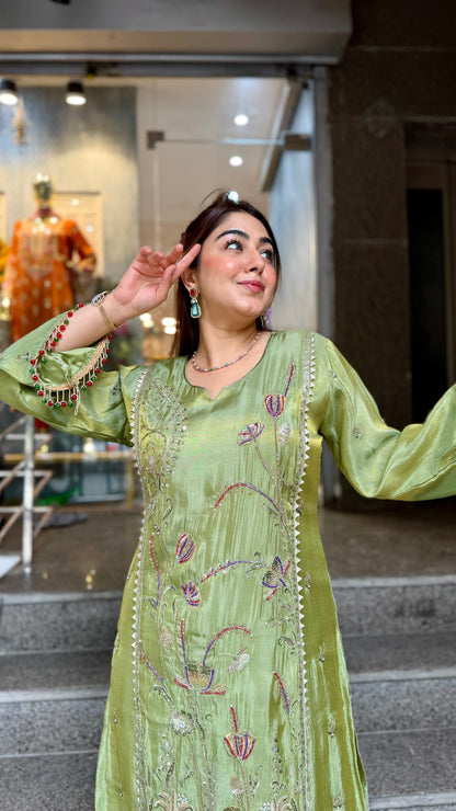 THE PANKHUDI SHARARA