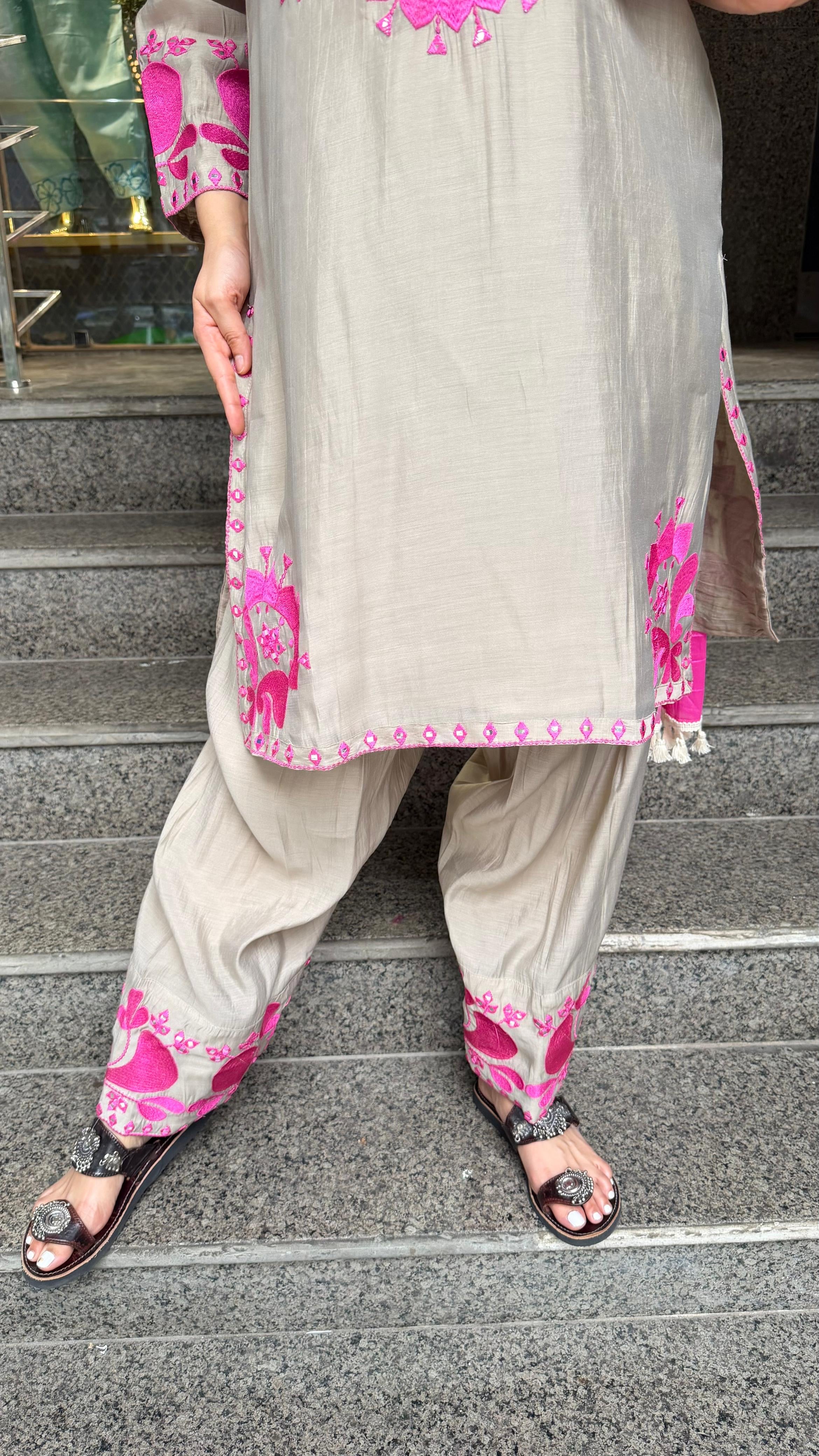The basanti farshi