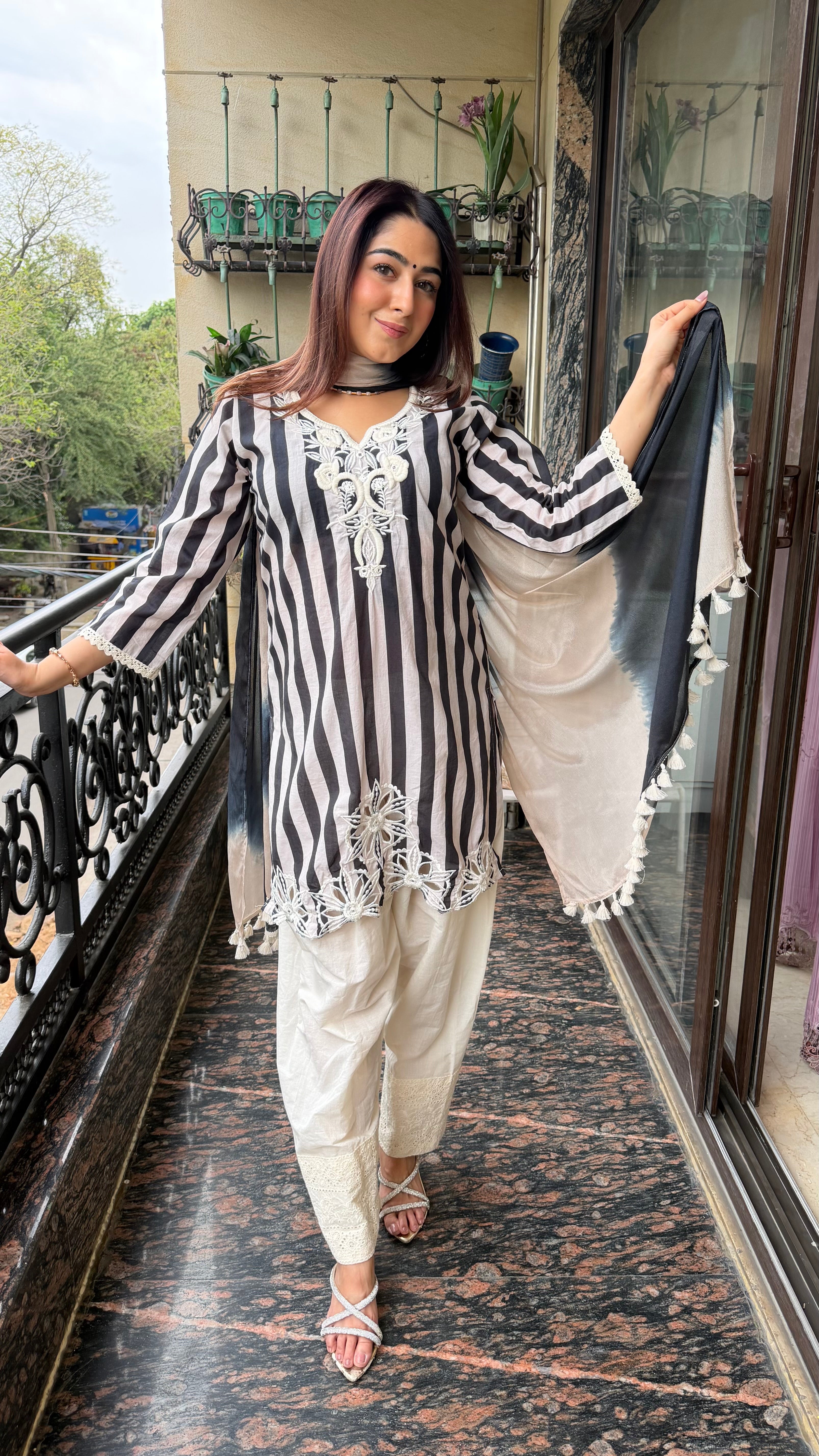 The Alvira Farshi