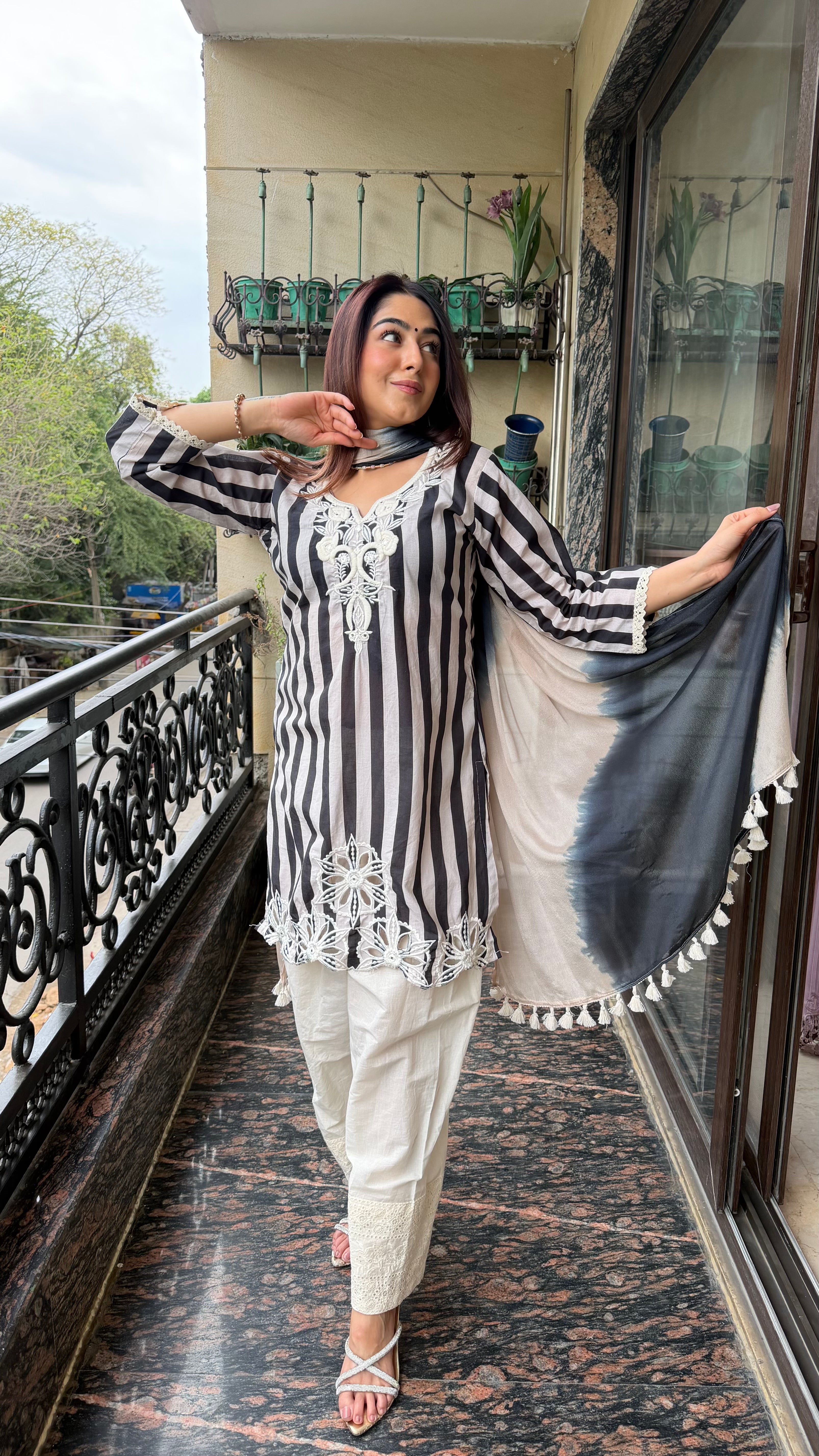 The Alvira Farshi