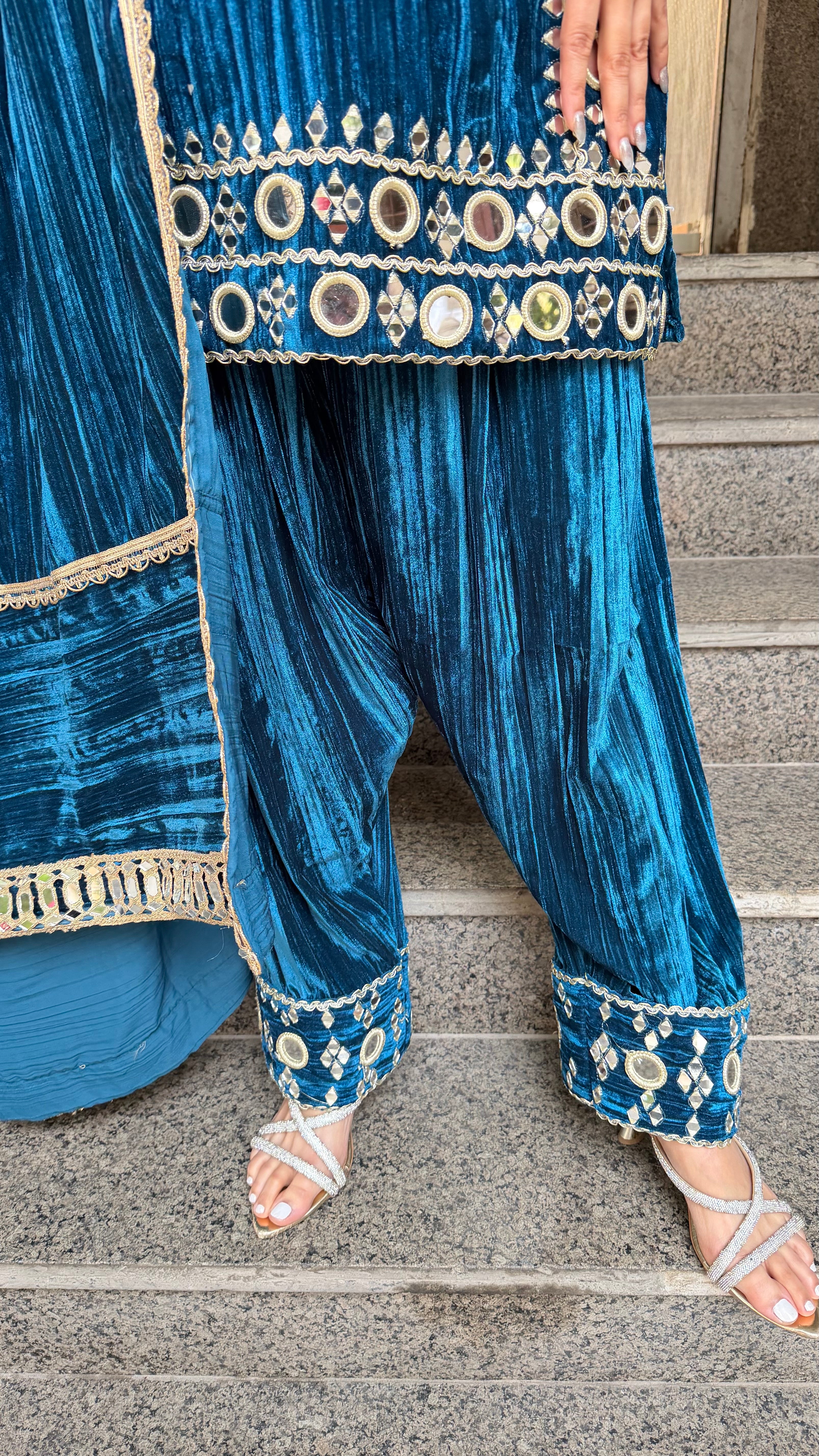 The Heera Velvet Farshi