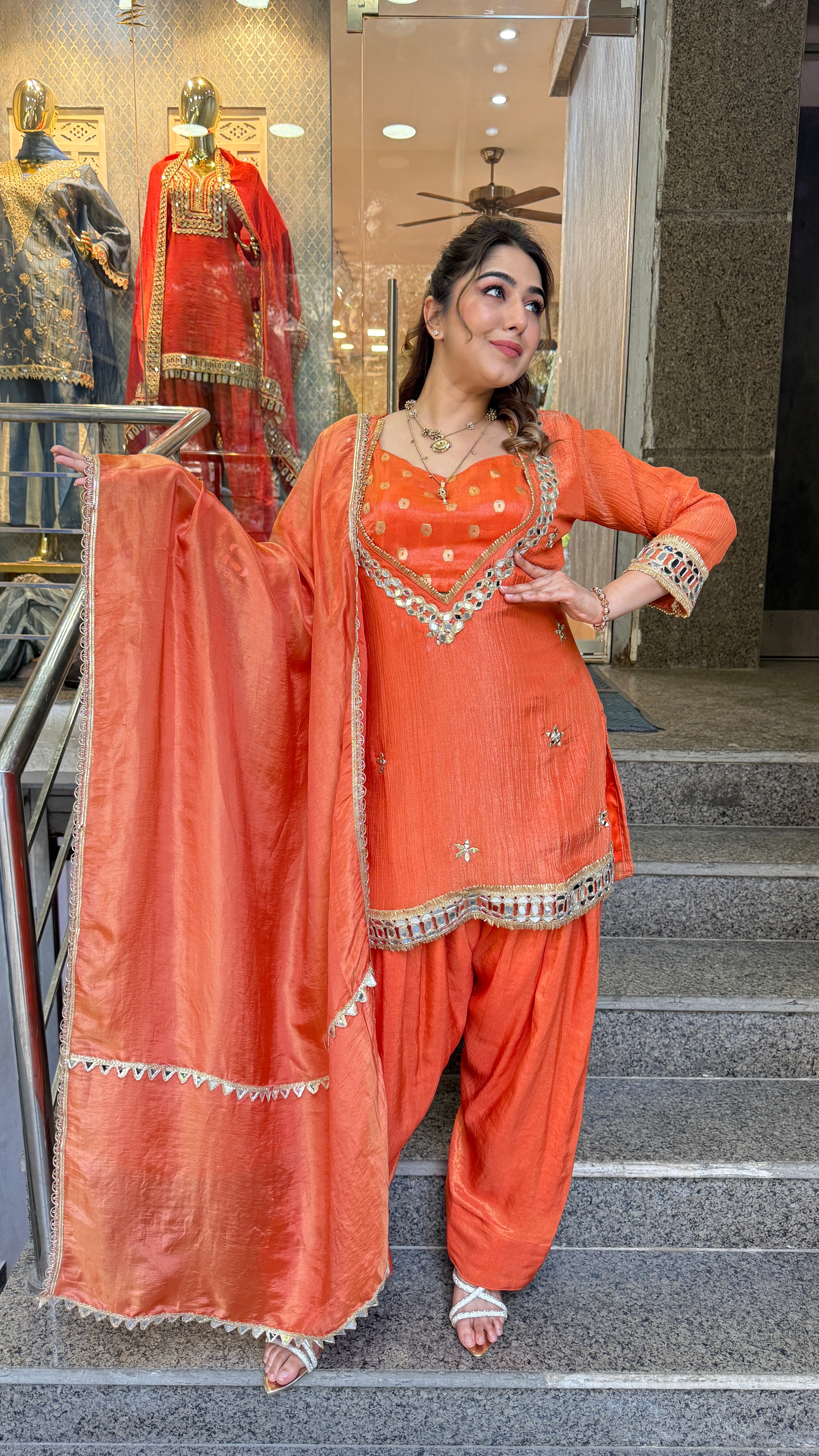 The Chahat Farshi Suit