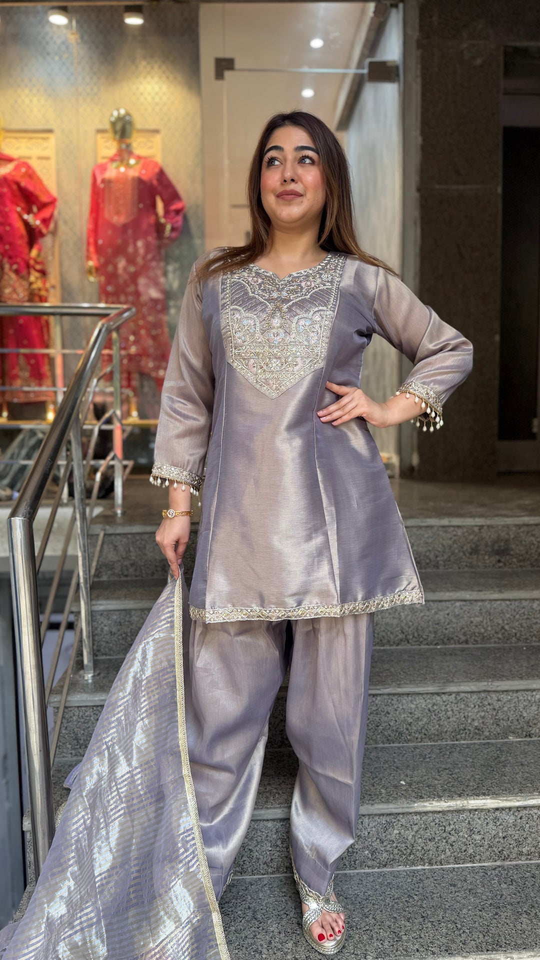The Naqshira farshi set