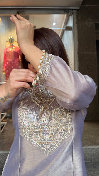 The Naqshira farshi set