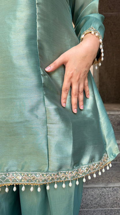 The Naqshira farshi set