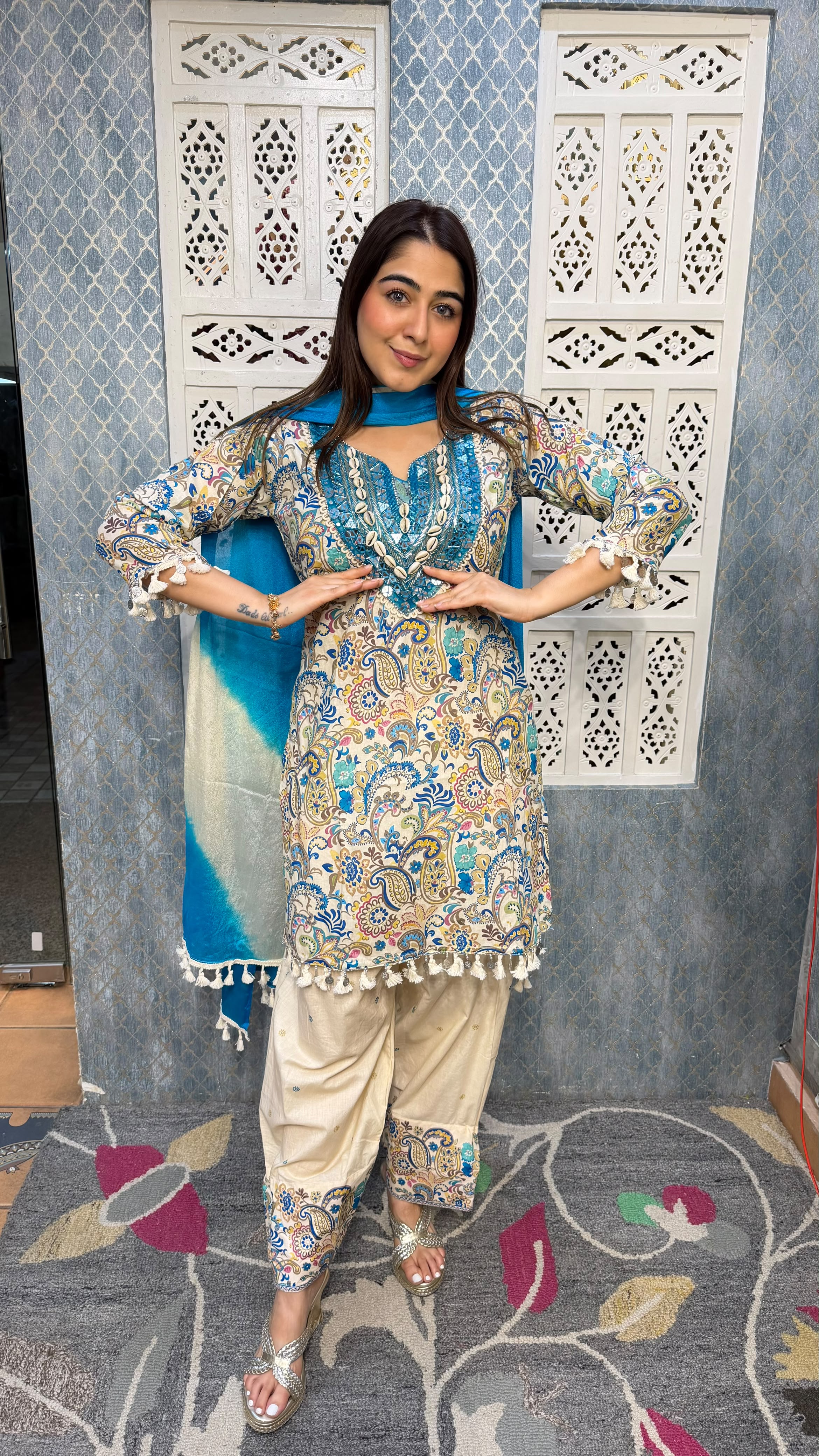The Rangeen Farshi