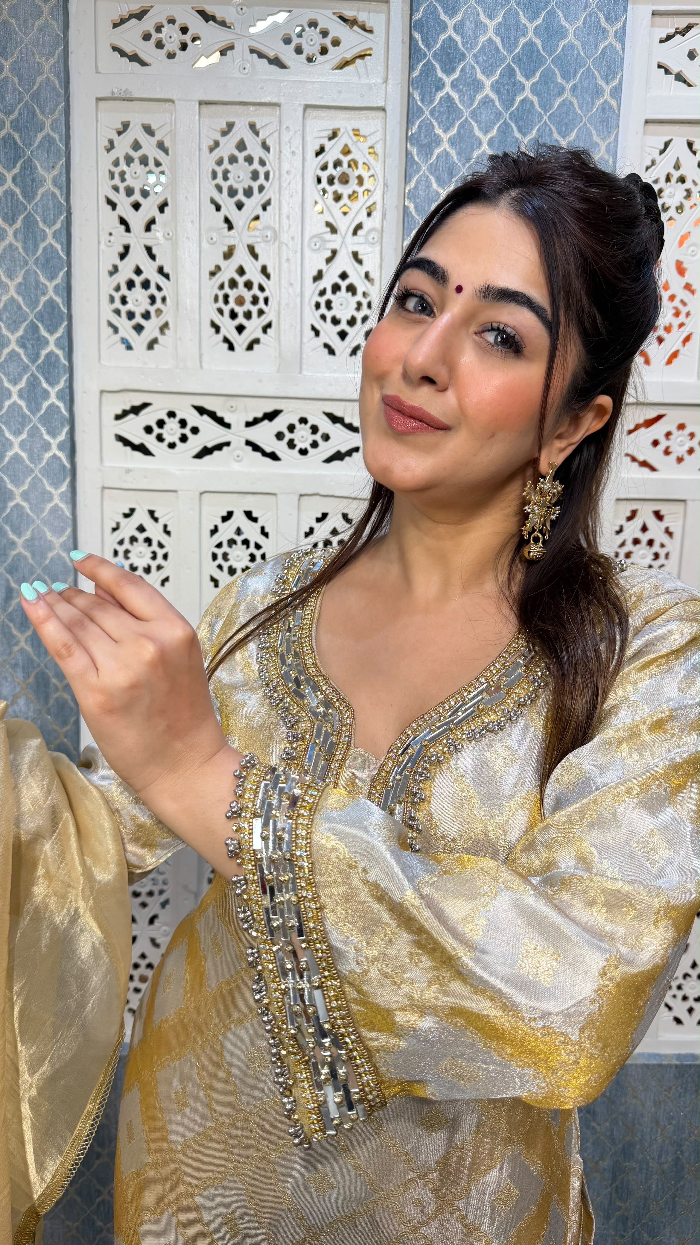 THE SONA -CHANDI SUIT