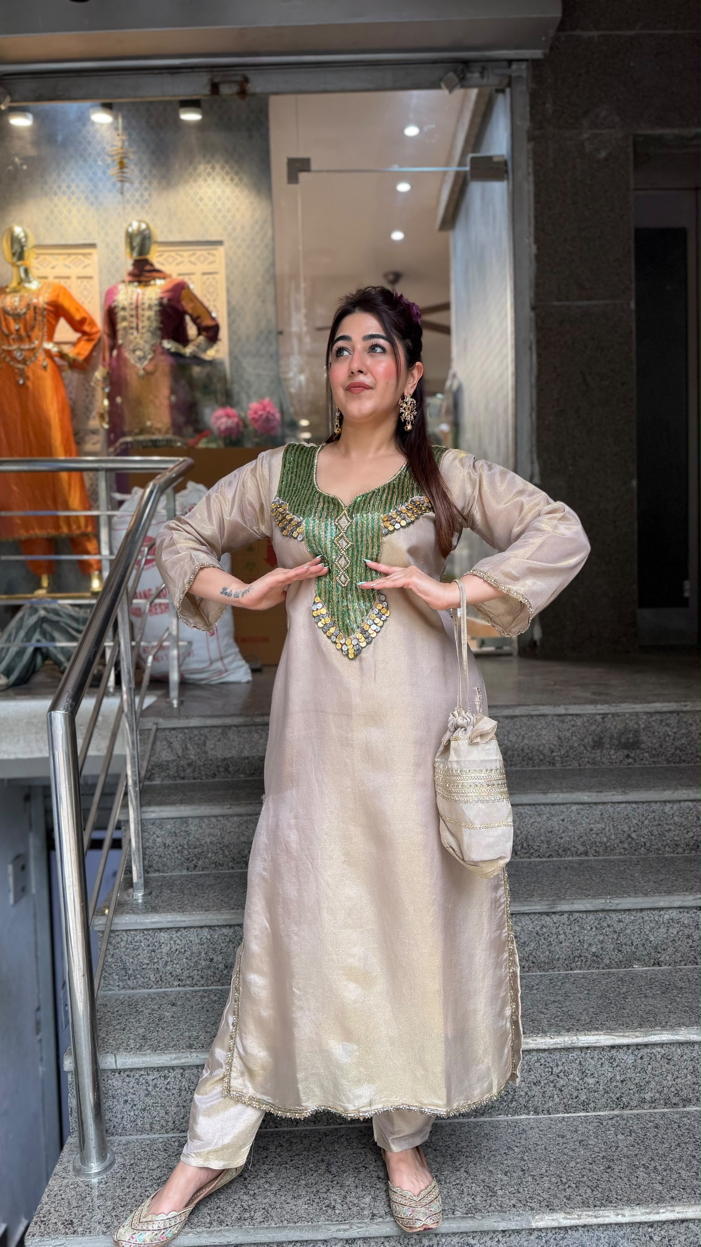 THE CHAMKILA LONG SET