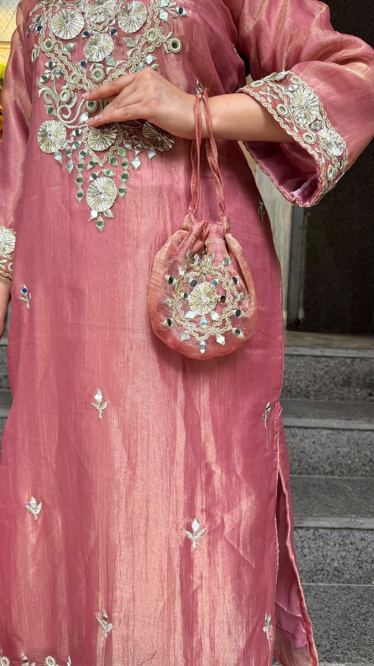 THE DHAMAK LONG SET