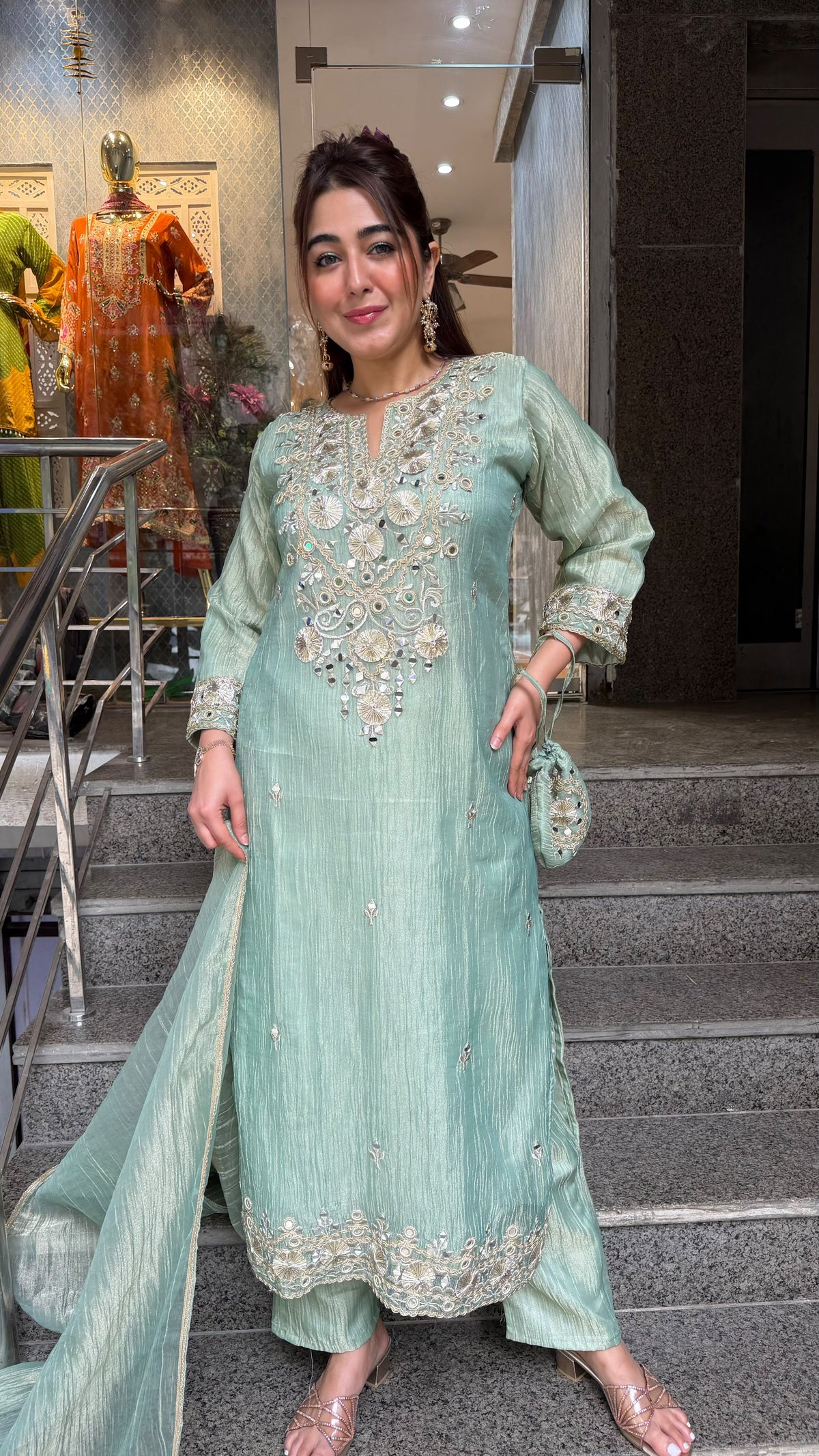 THE DHAMAK LONG SET