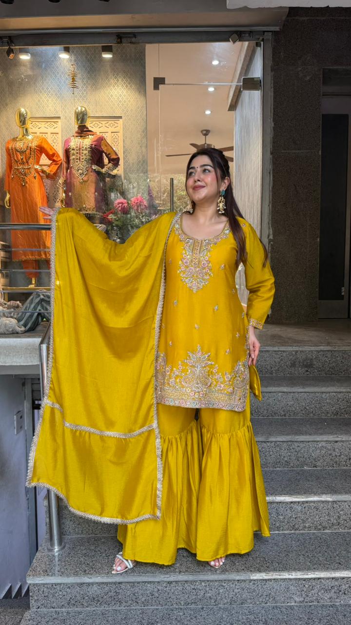 THE NOORIE GHARARA SET