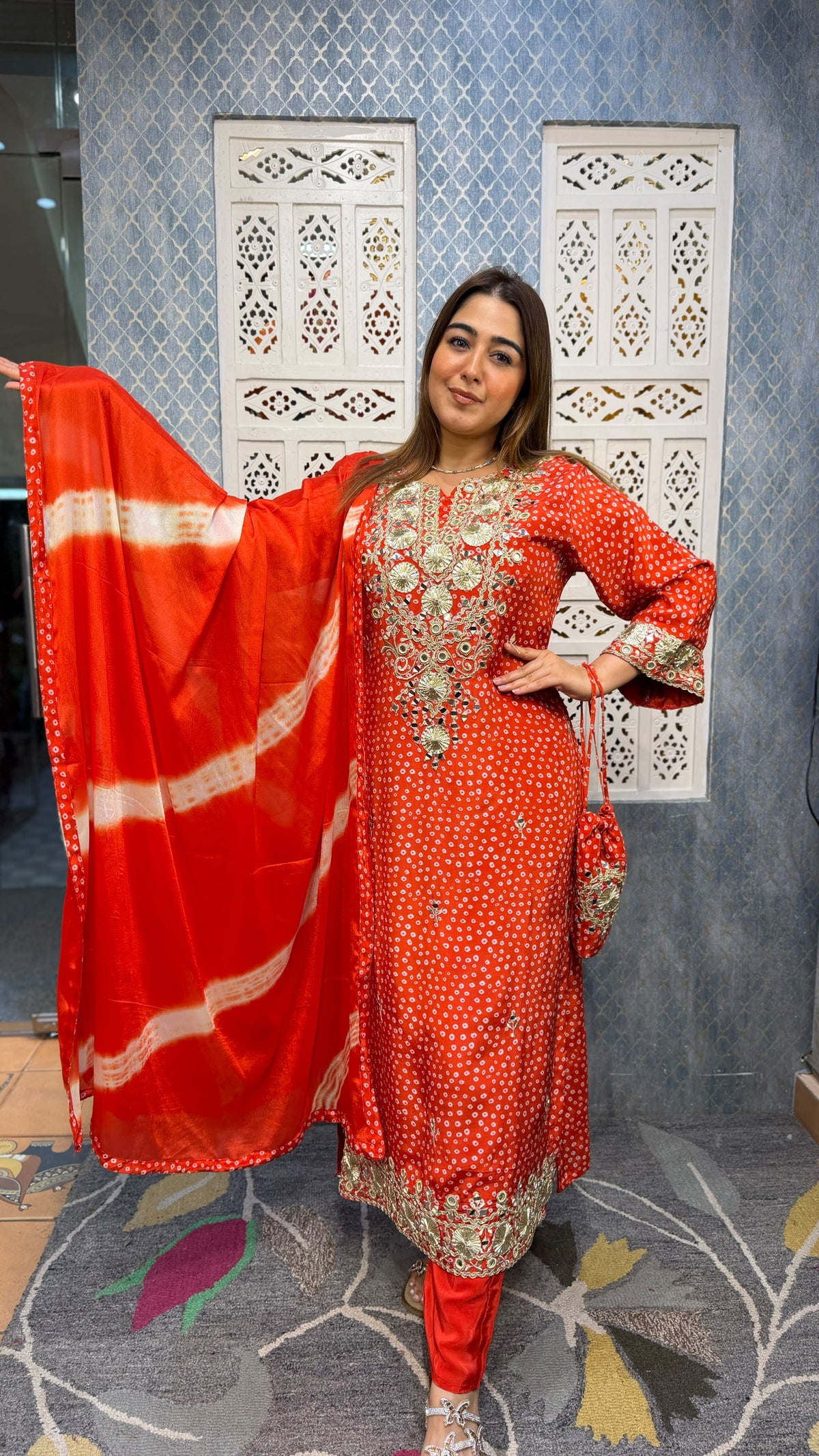 THE BINDIKA LONG SET