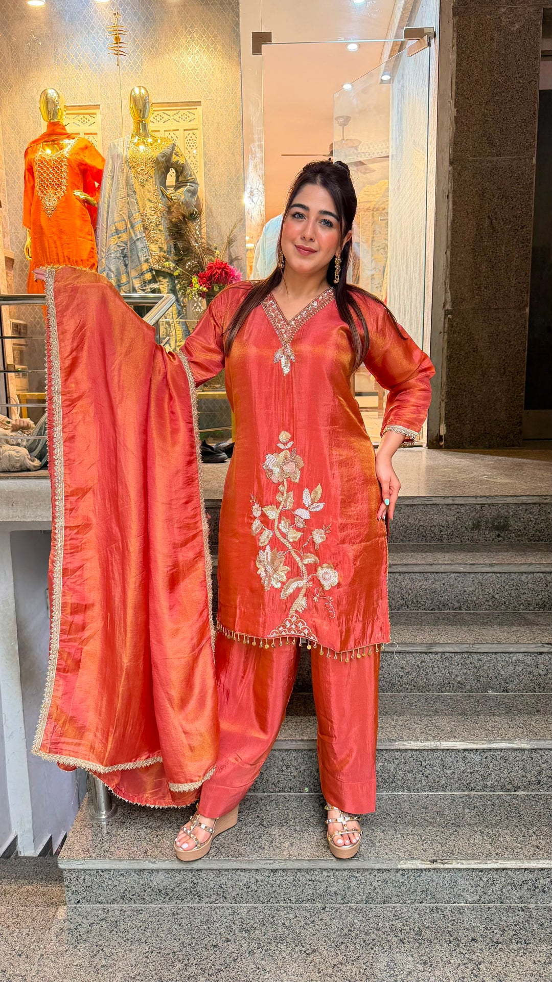 THE GULNAAR  FARSHI SET