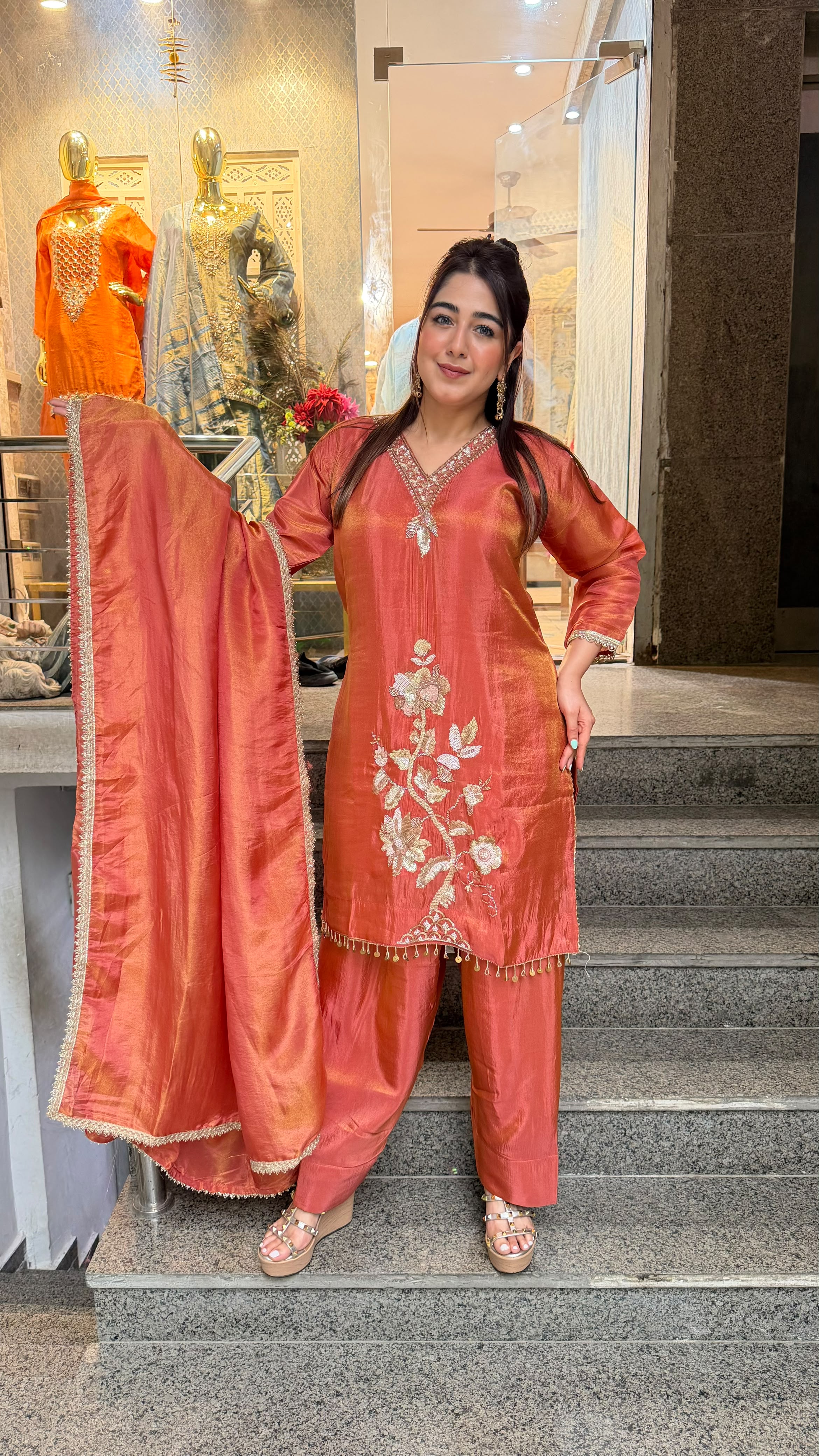 THE GULNAAR  FARSHI SET